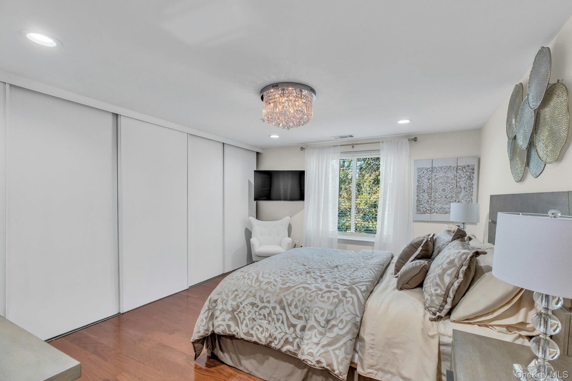 634 W End Drive, Medford, NY 11763