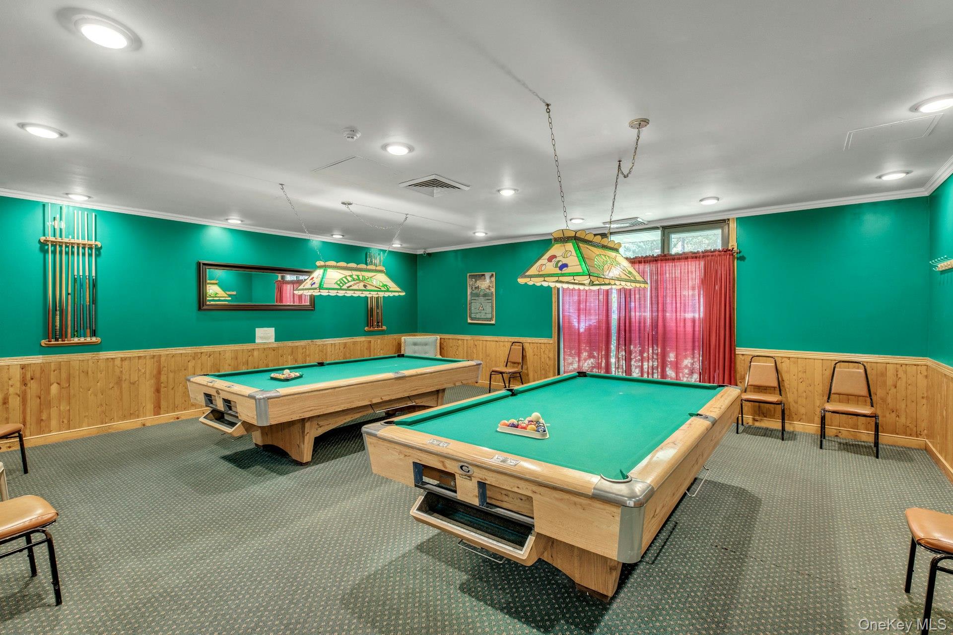 634 W End Drive, Medford, NY 11763