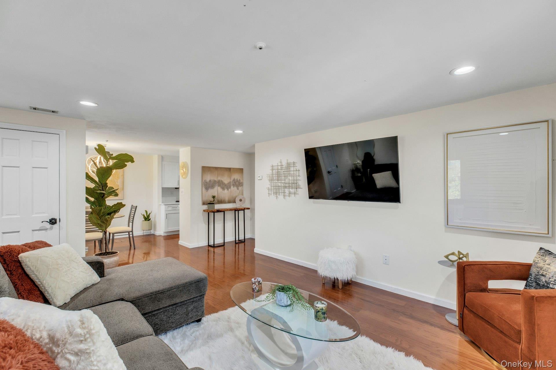 634 W End Drive, Medford, NY 11763