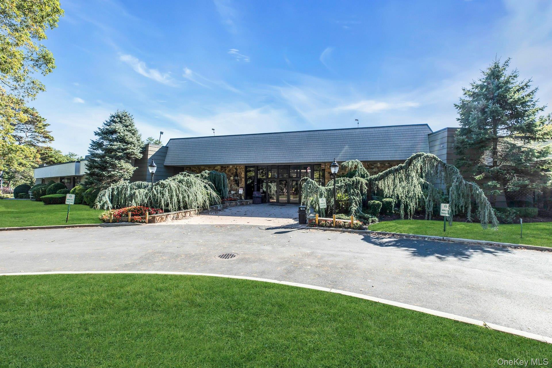 634 W End Drive, Medford, NY 11763