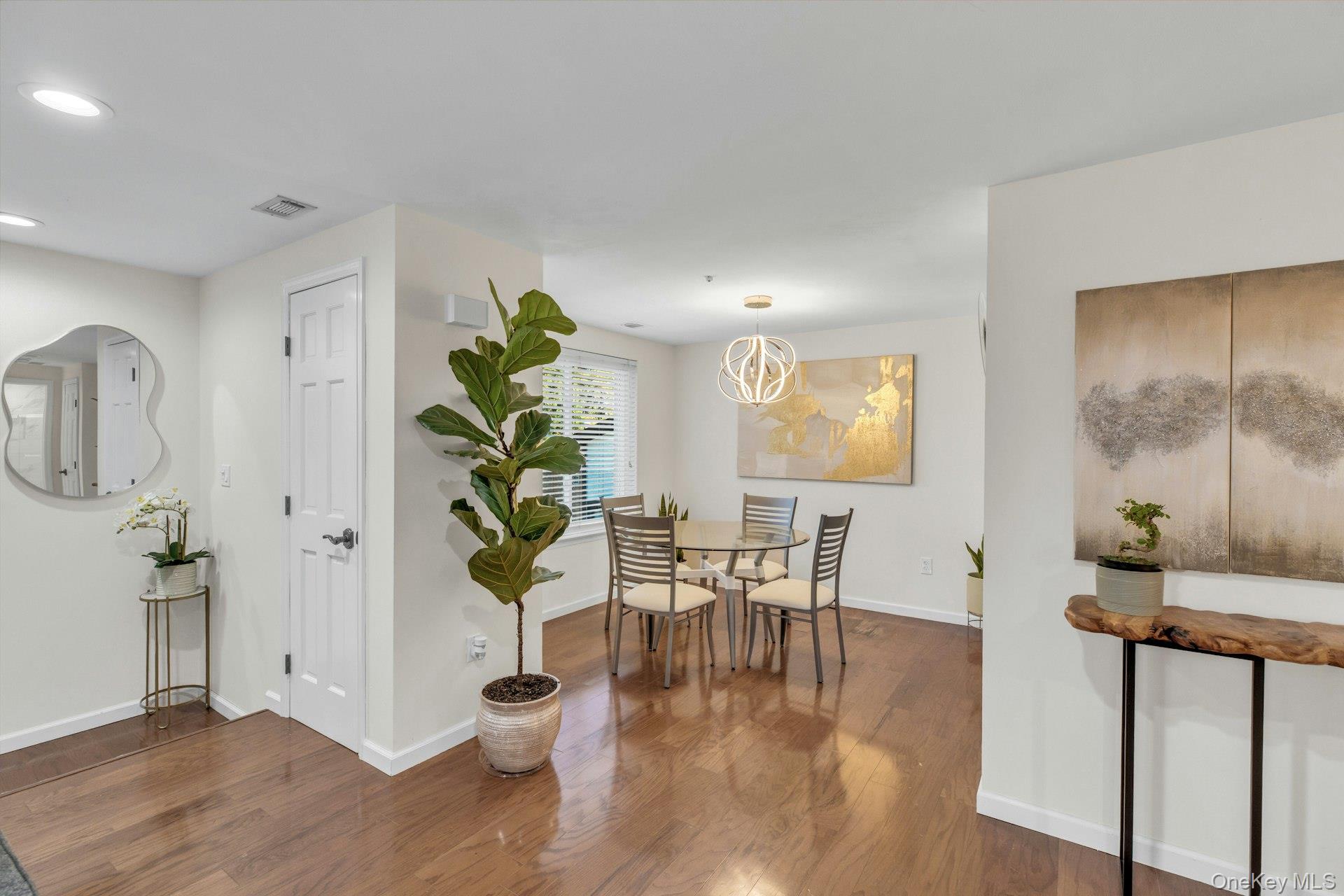 634 W End Drive, Medford, NY 11763