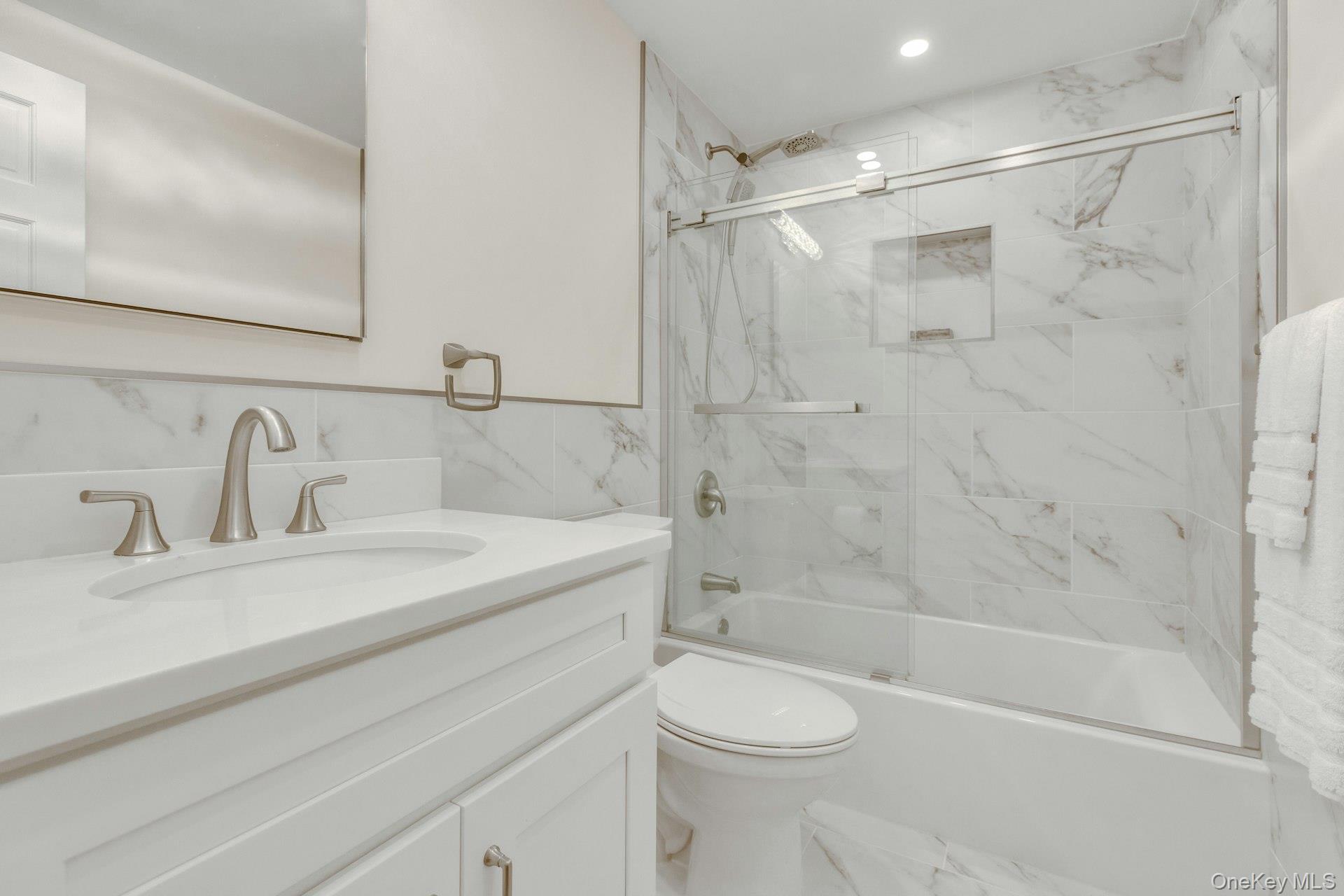 634 W End Drive, Medford, NY 11763