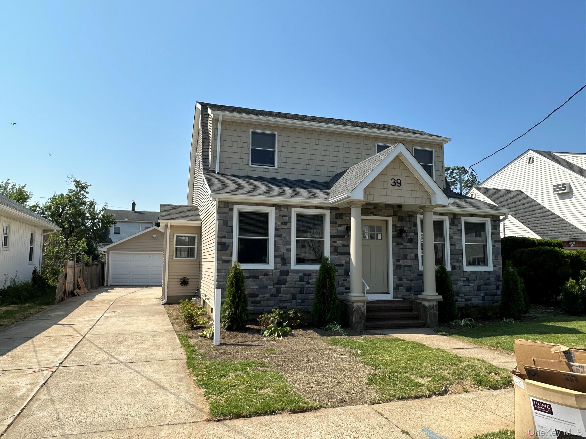 39 Fairfield Avenue # 2nd Fl, Mineola, NY 11501