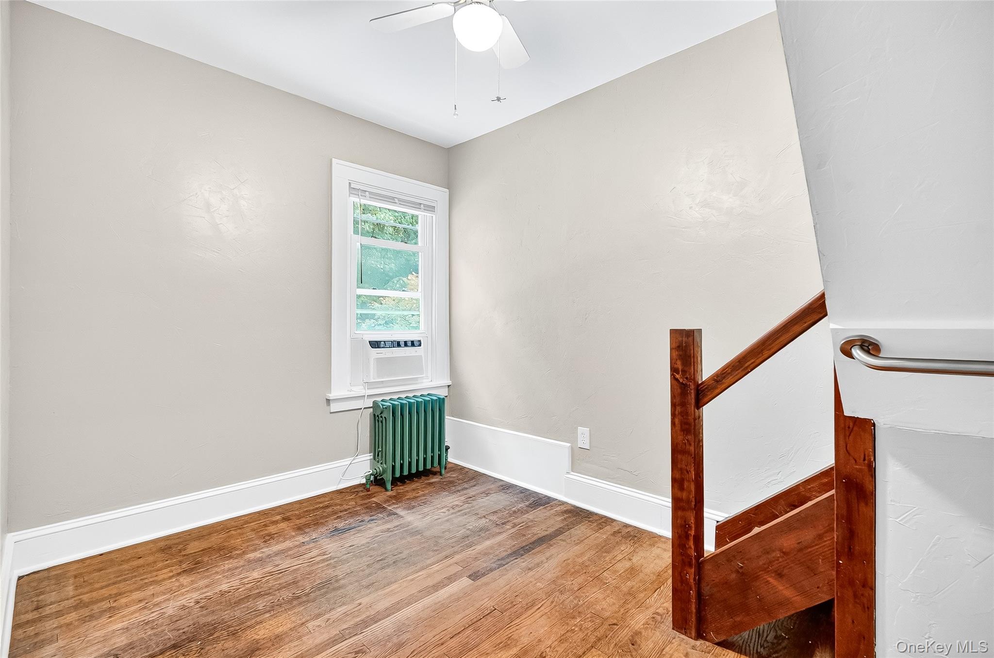 18 Oakwood Road, Bardonia, NY 10954