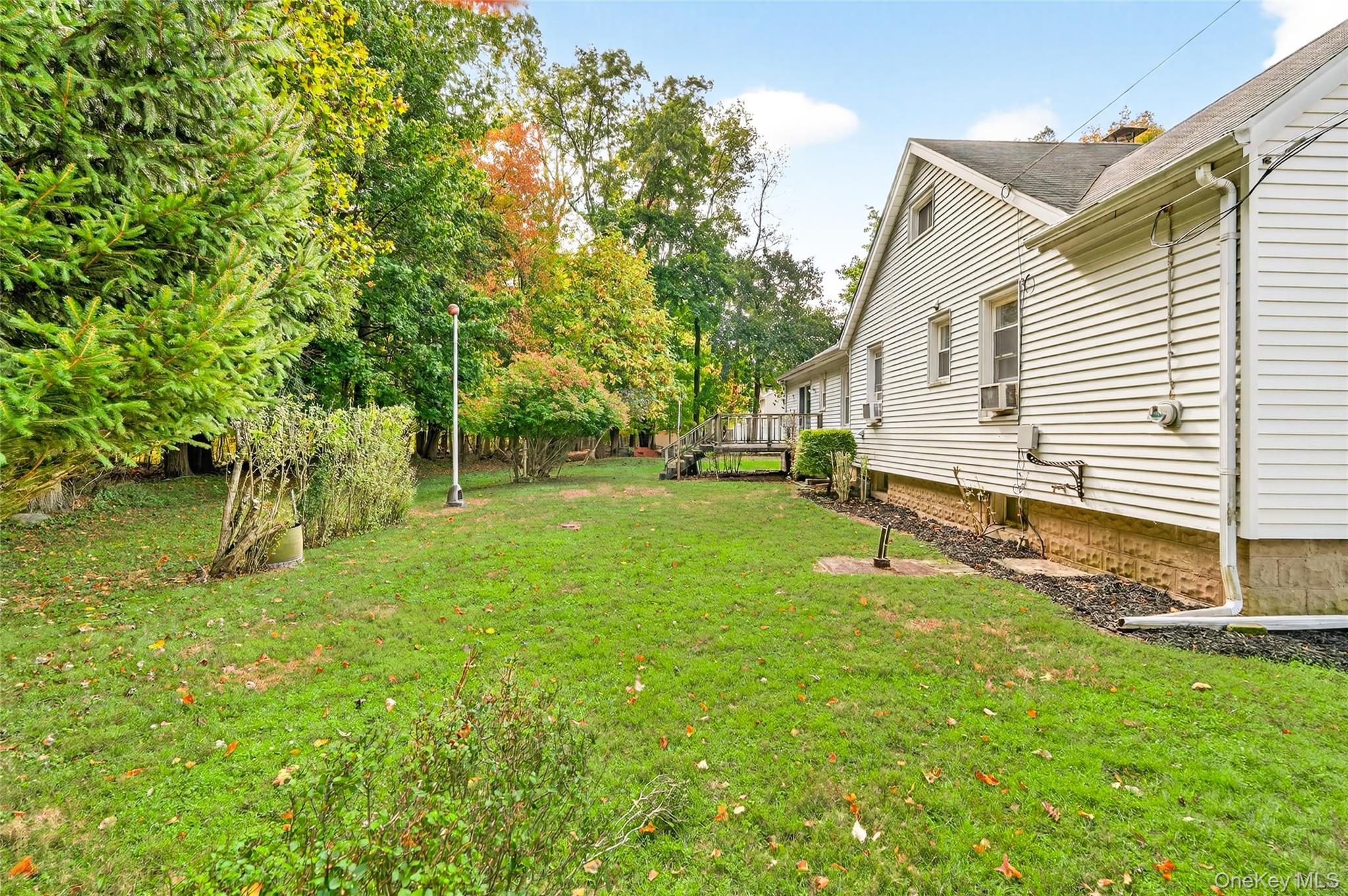 18 Oakwood Road, Bardonia, NY 10954