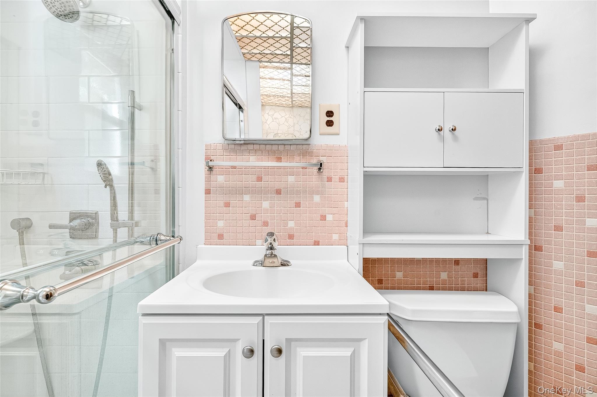 18 Oakwood Road, Bardonia, NY 10954