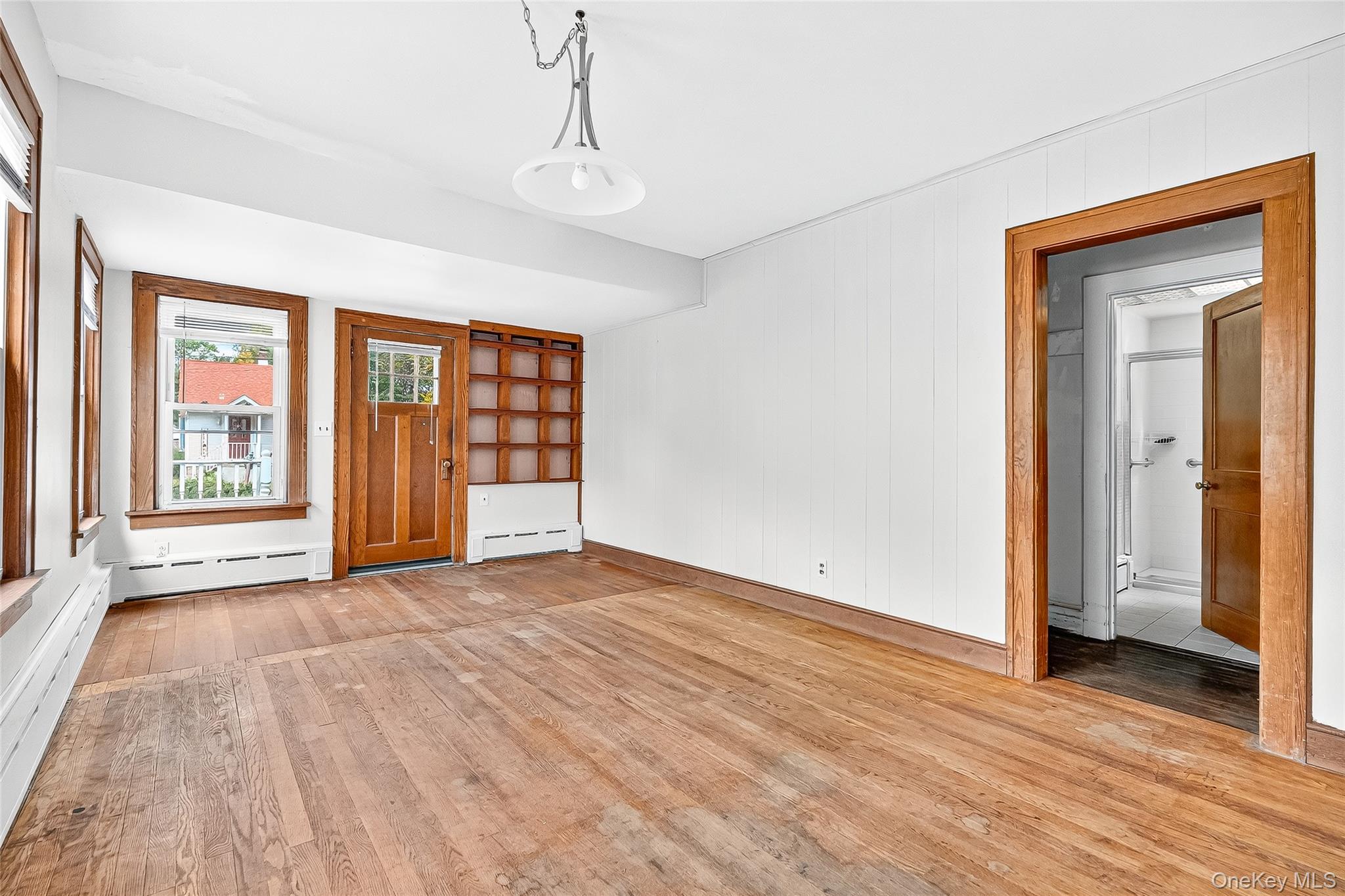 18 Oakwood Road, Bardonia, NY 10954