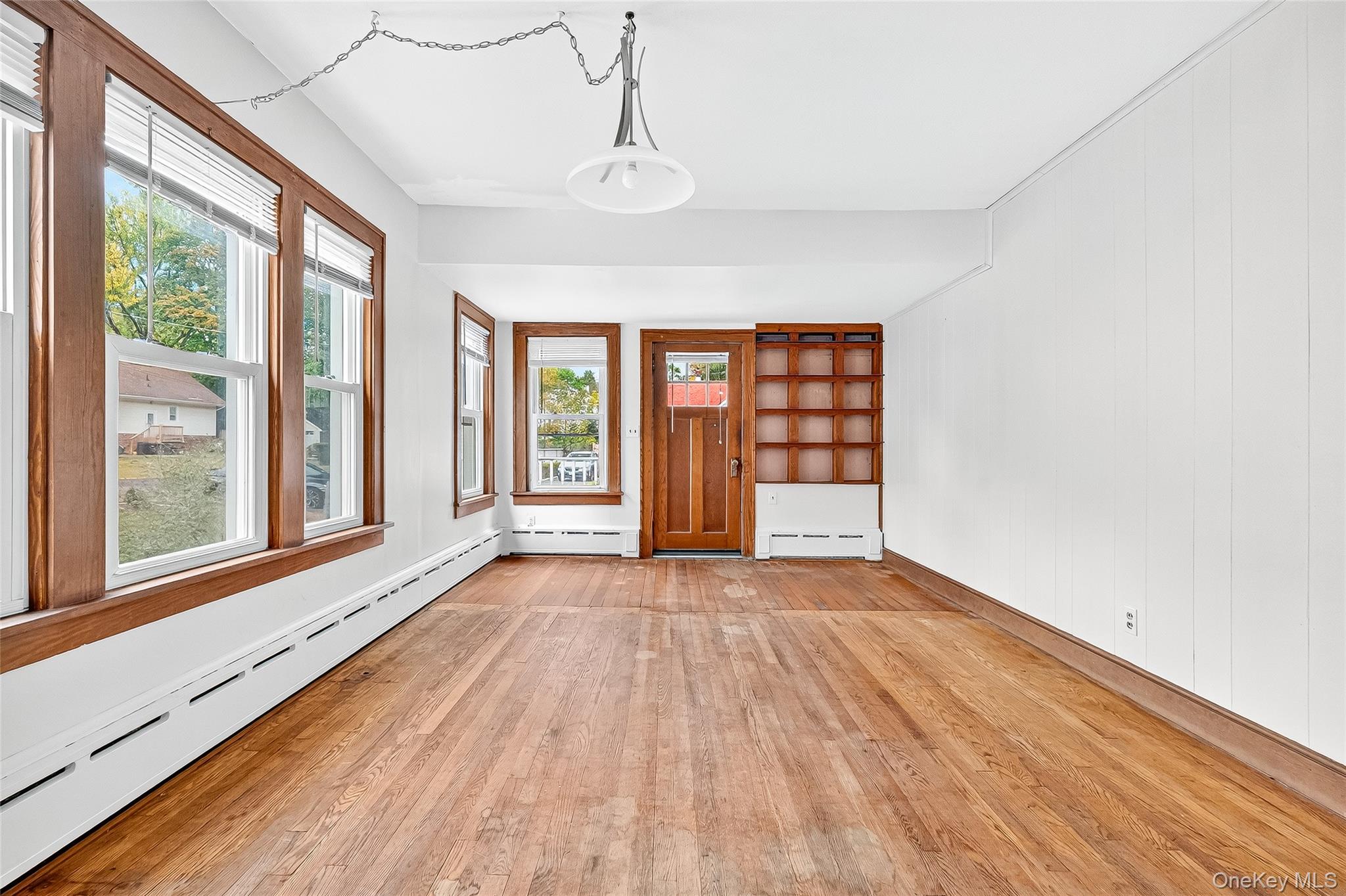 18 Oakwood Road, Bardonia, NY 10954