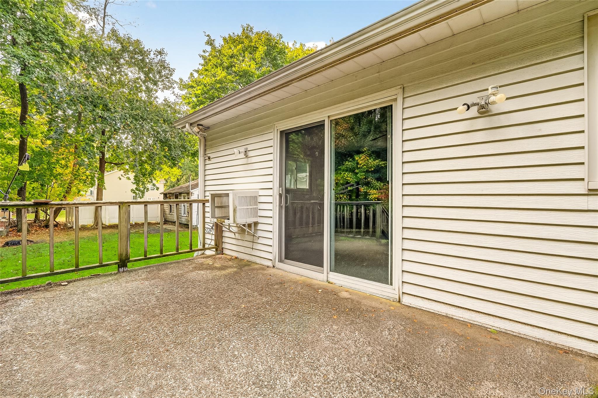 18 Oakwood Road, Bardonia, NY 10954