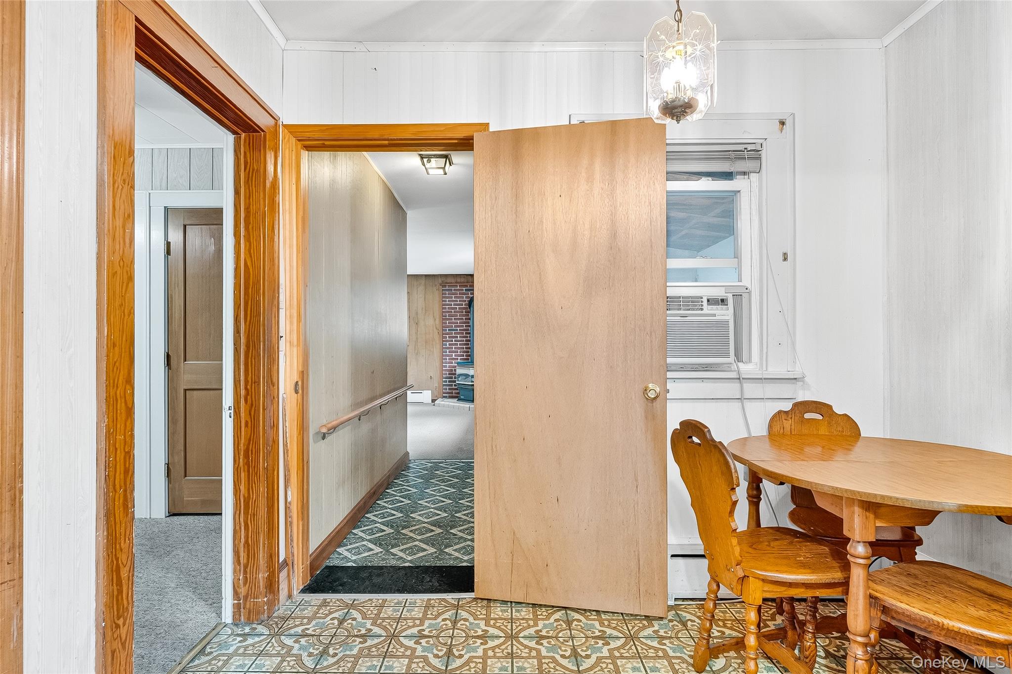 18 Oakwood Road, Bardonia, NY 10954