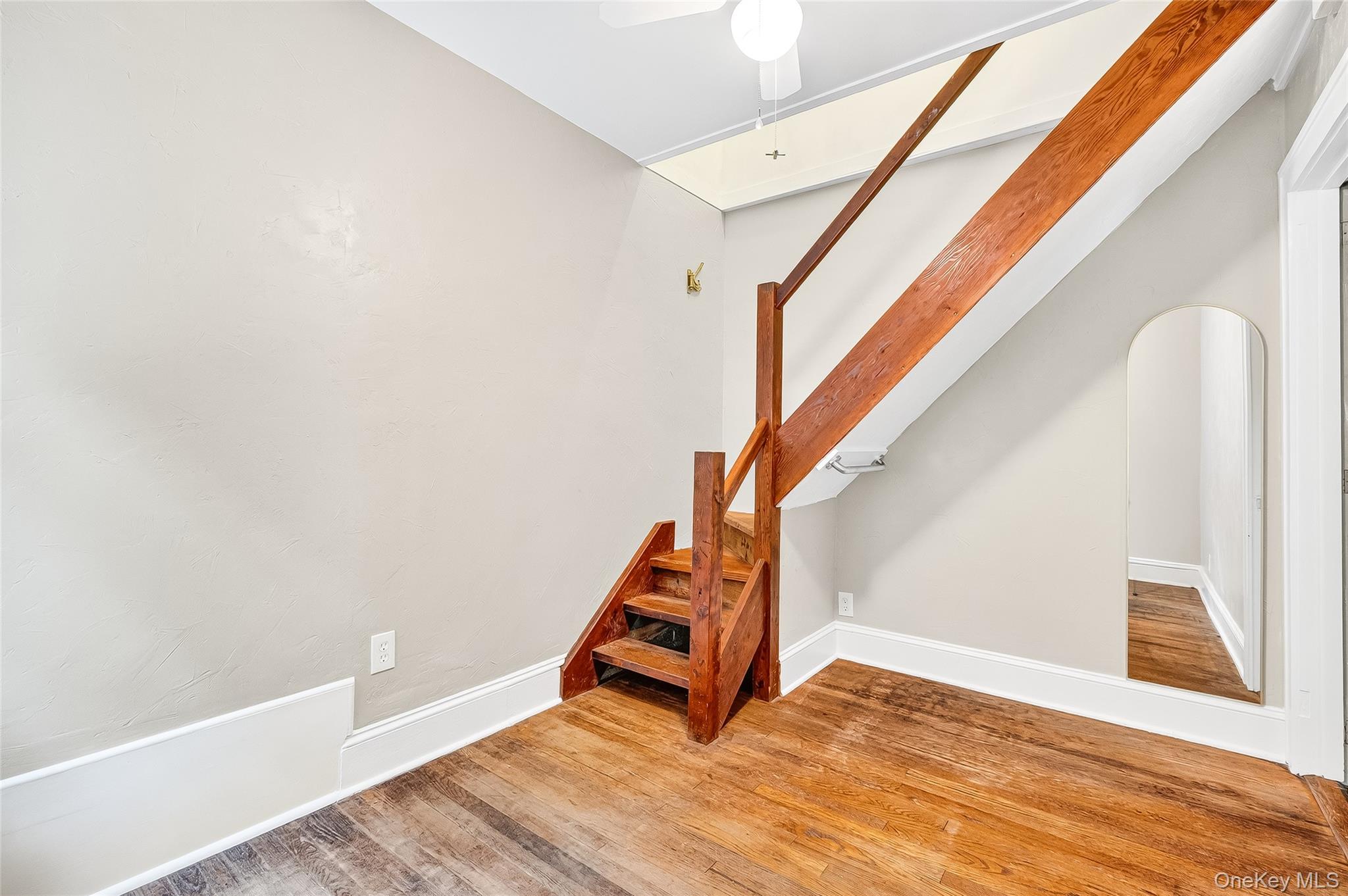 18 Oakwood Road, Bardonia, NY 10954