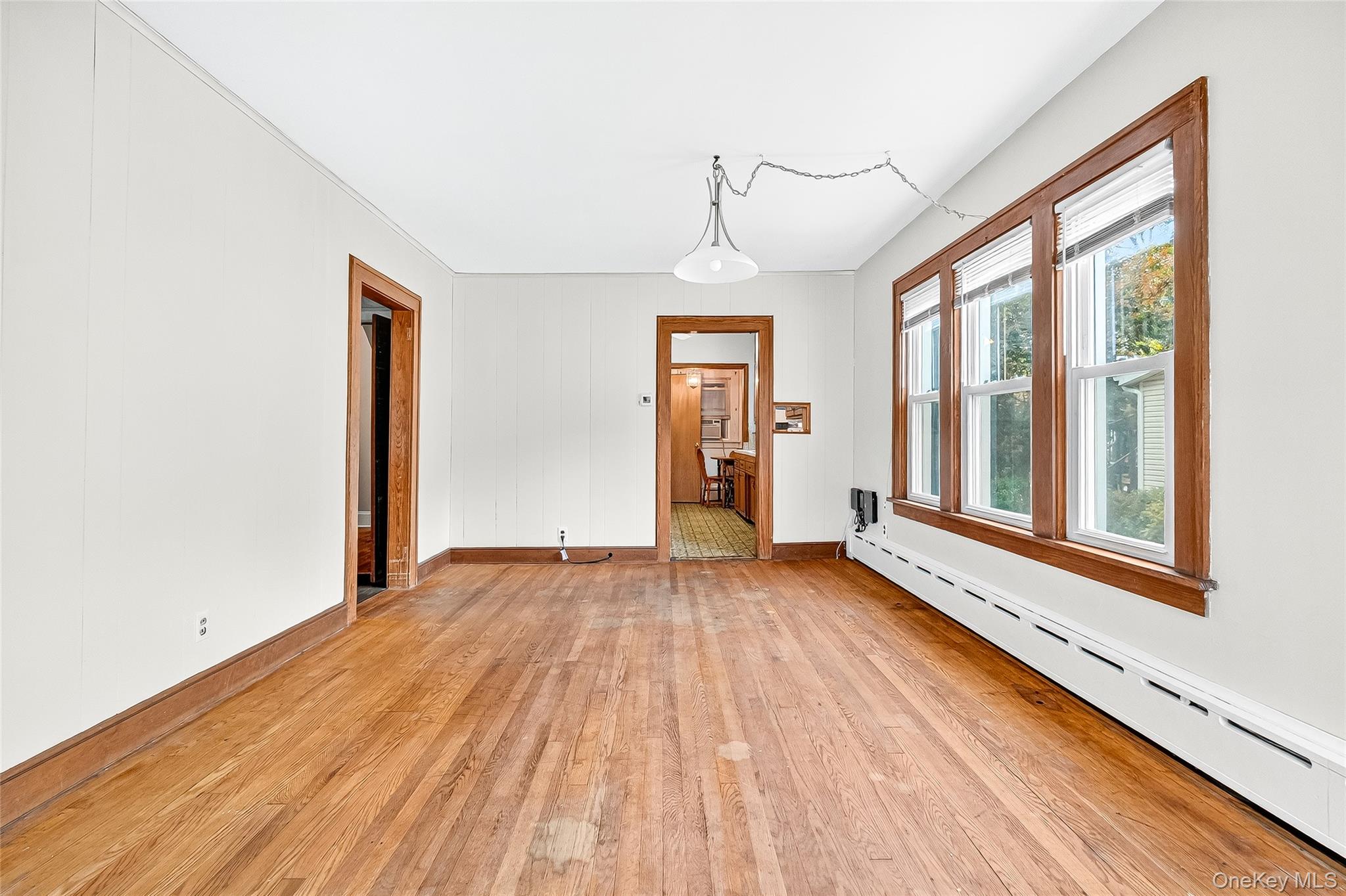 18 Oakwood Road, Bardonia, NY 10954