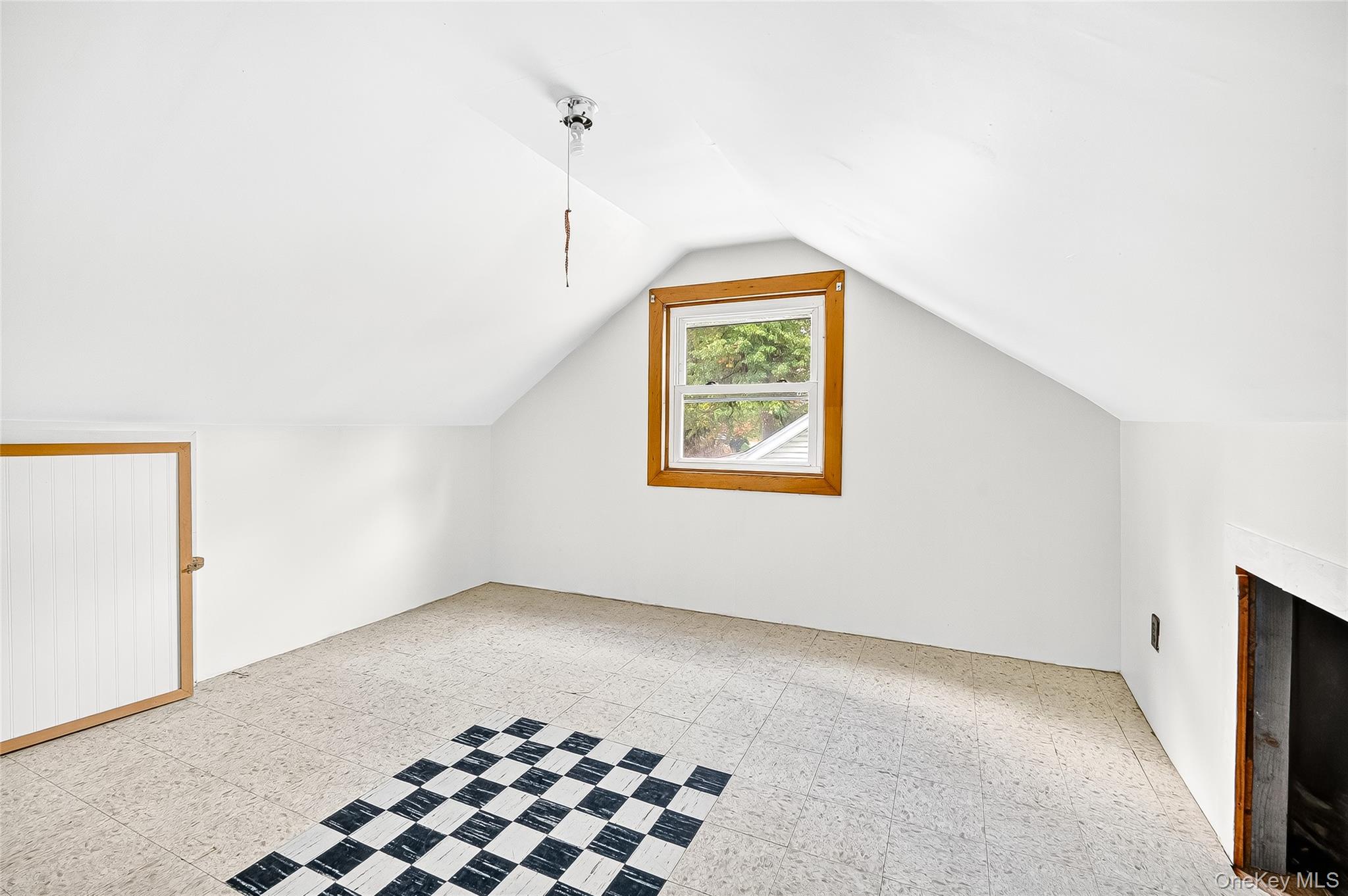 18 Oakwood Road, Bardonia, NY 10954