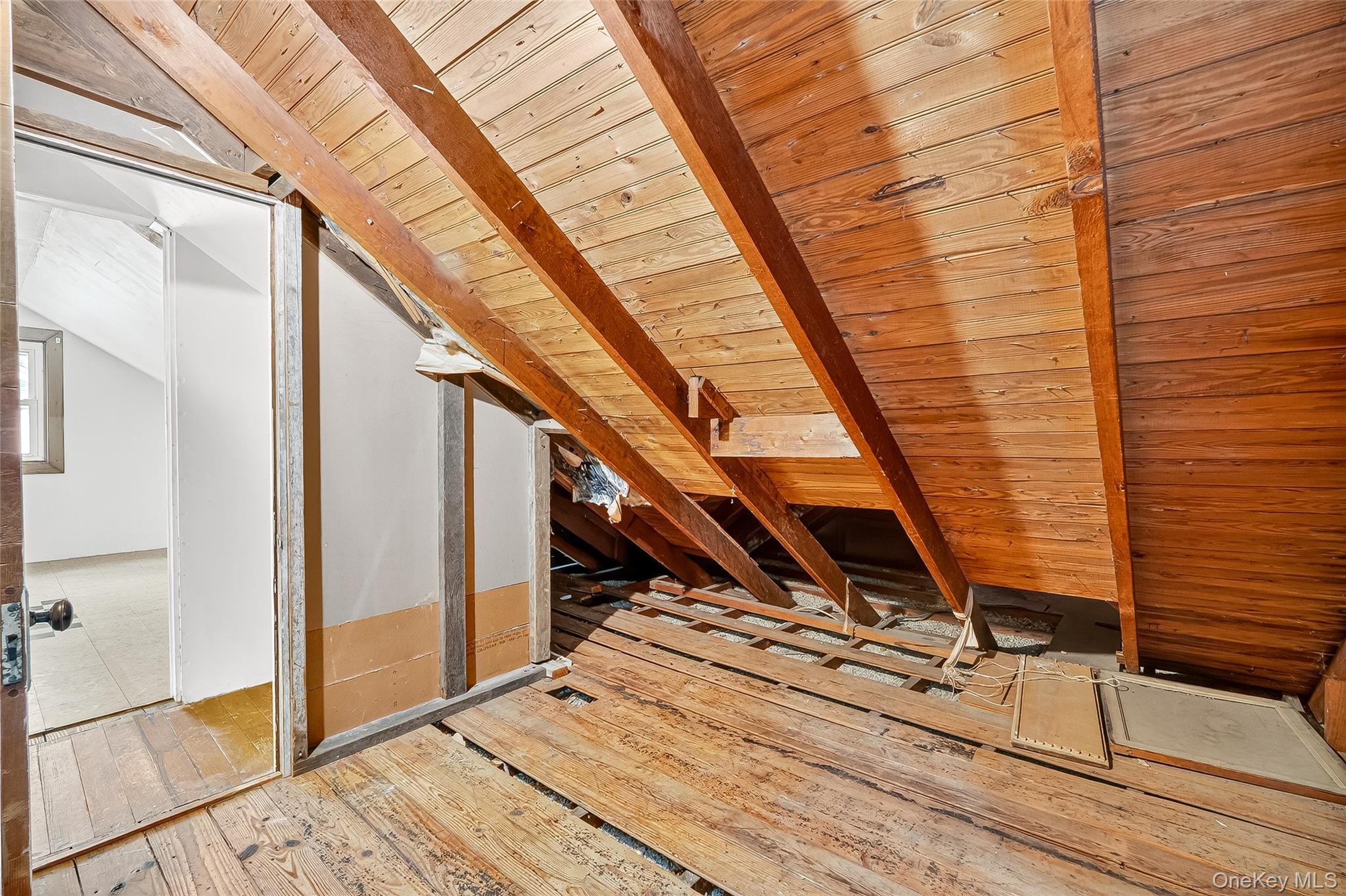 18 Oakwood Road, Bardonia, NY 10954