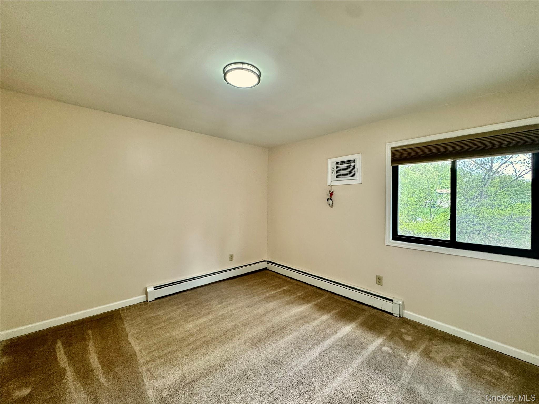 8 Ebury, Middletown, NY 10940