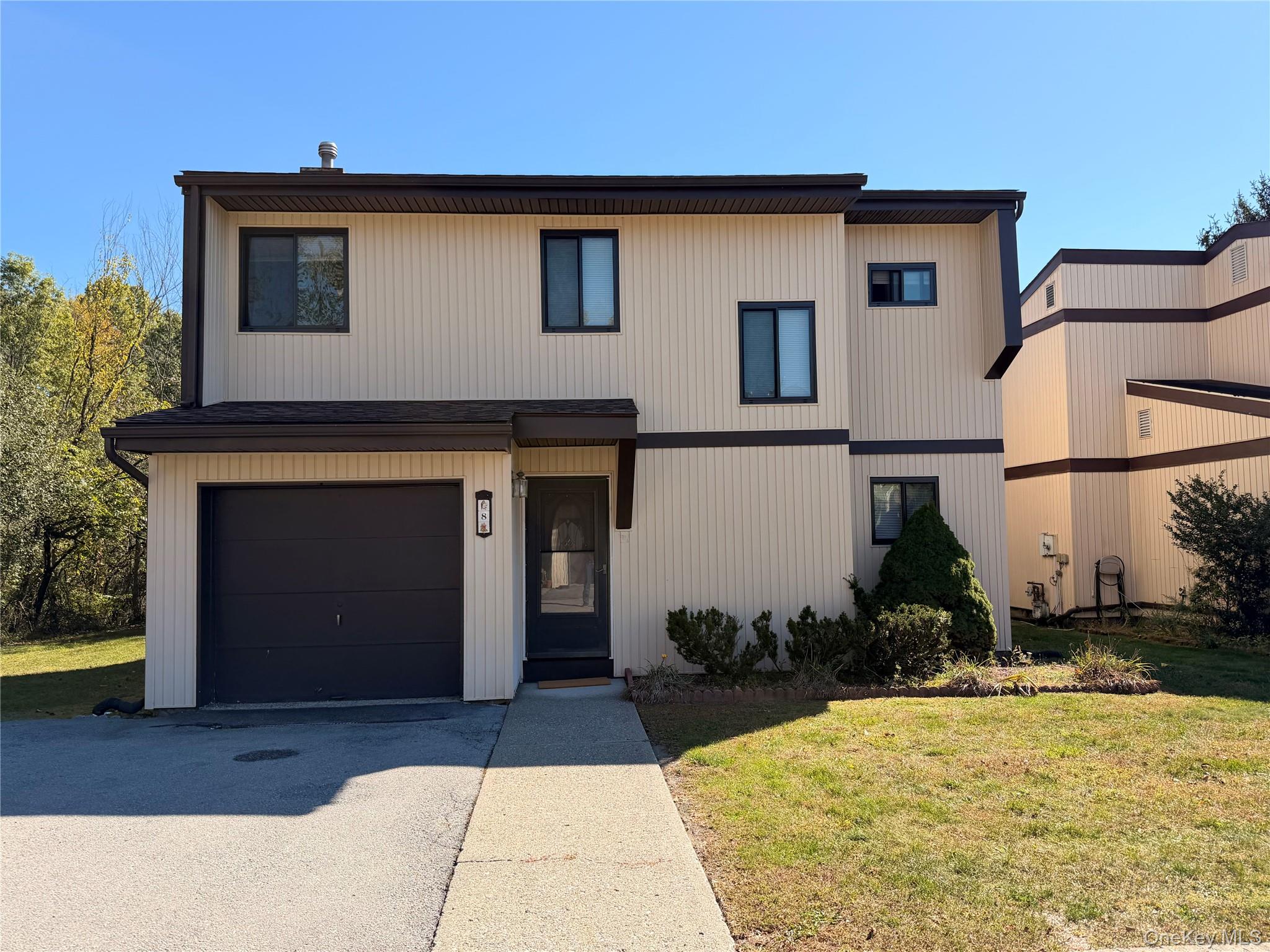 8 Ebury, Middletown, NY 10940