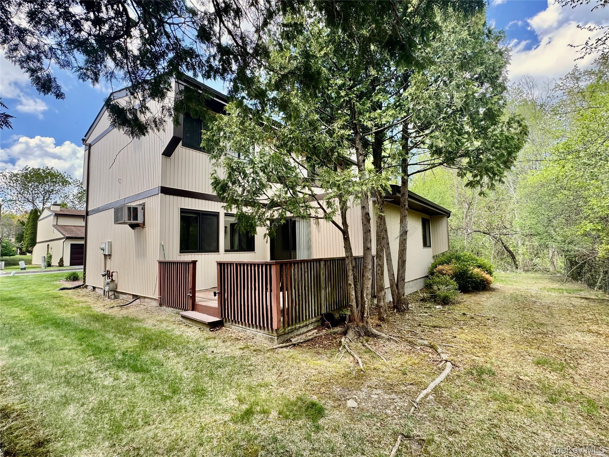 8 Ebury, Middletown, NY 10940