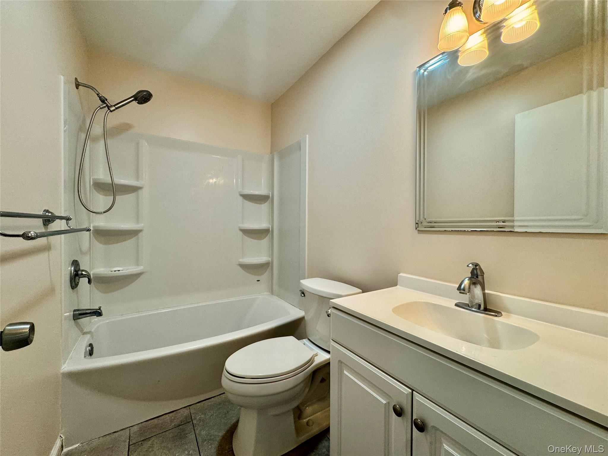 8 Ebury, Middletown, NY 10940