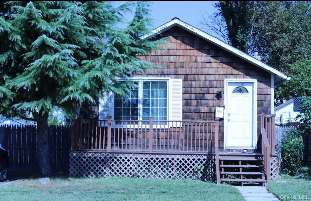 19 Liberty Street, Patchogue, NY 11772