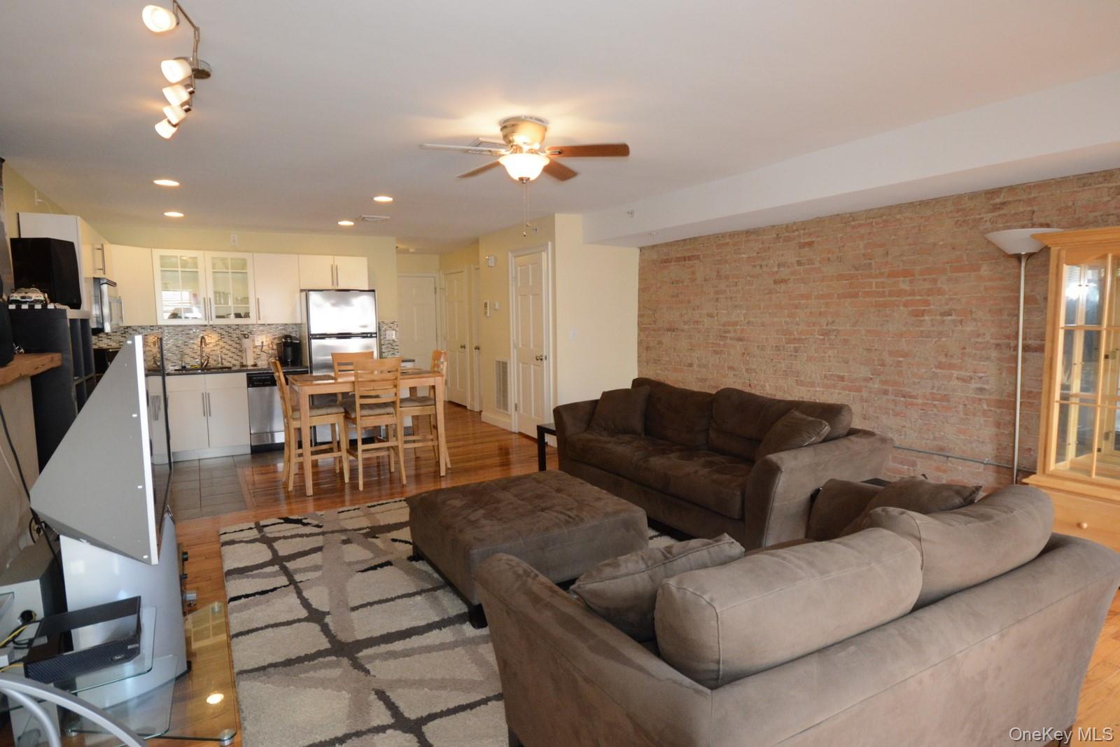 328-330 Main Street, Poughkeepsie, NY 12601