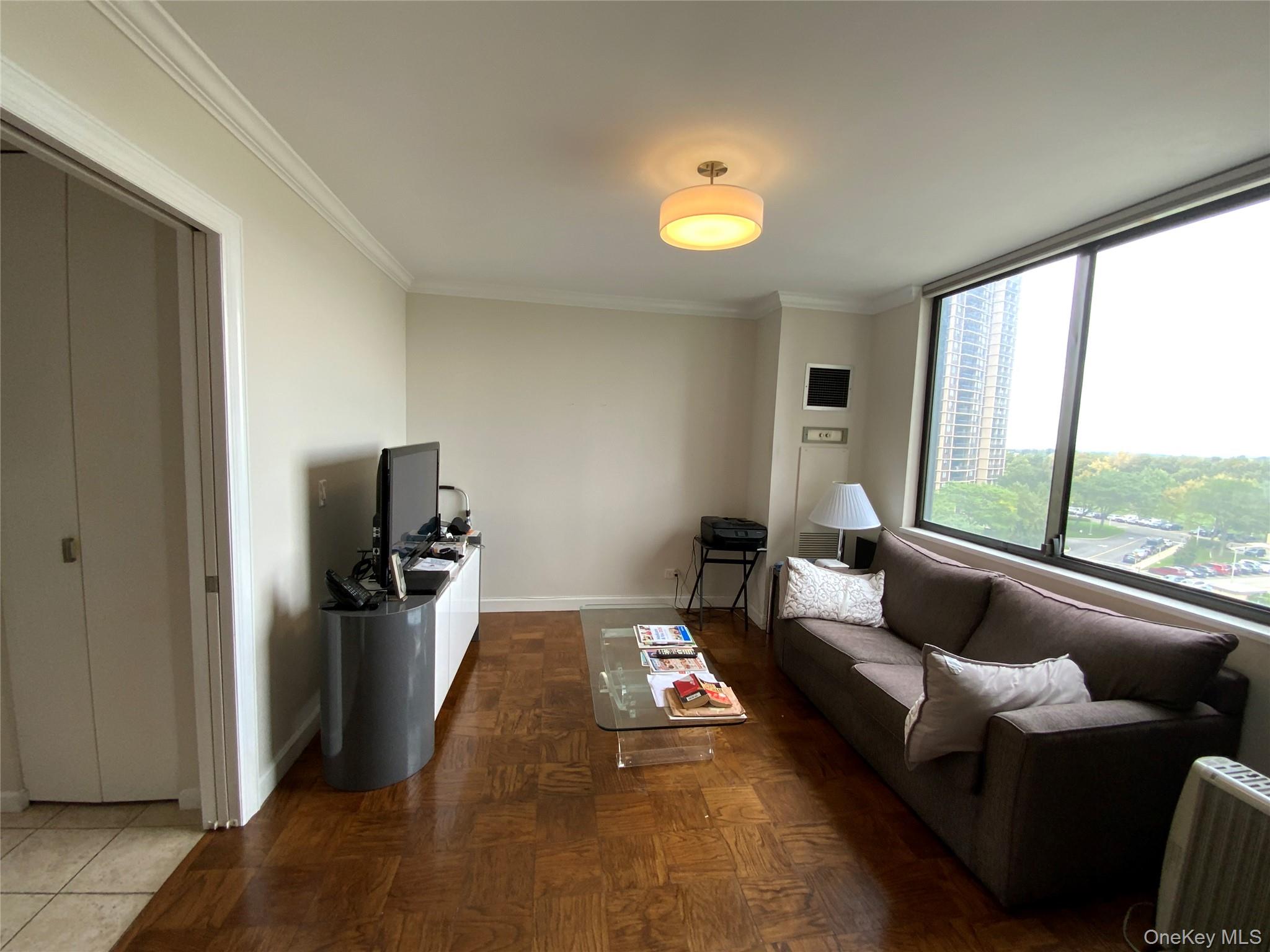 27010 Grand Central Parkway # 8H, Floral Park, NY 11005