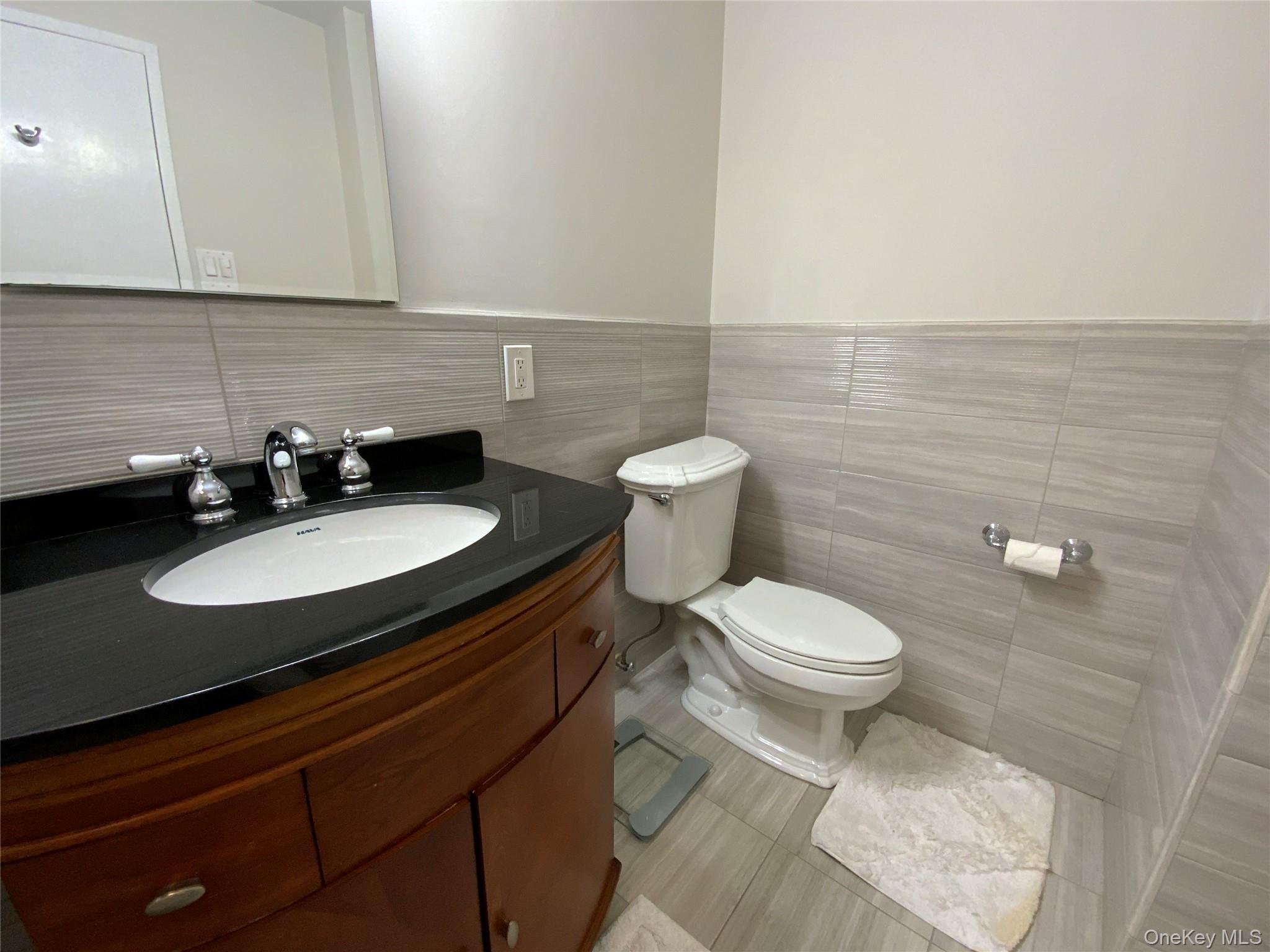 27010 Grand Central Parkway # 8H, Floral Park, NY 11005