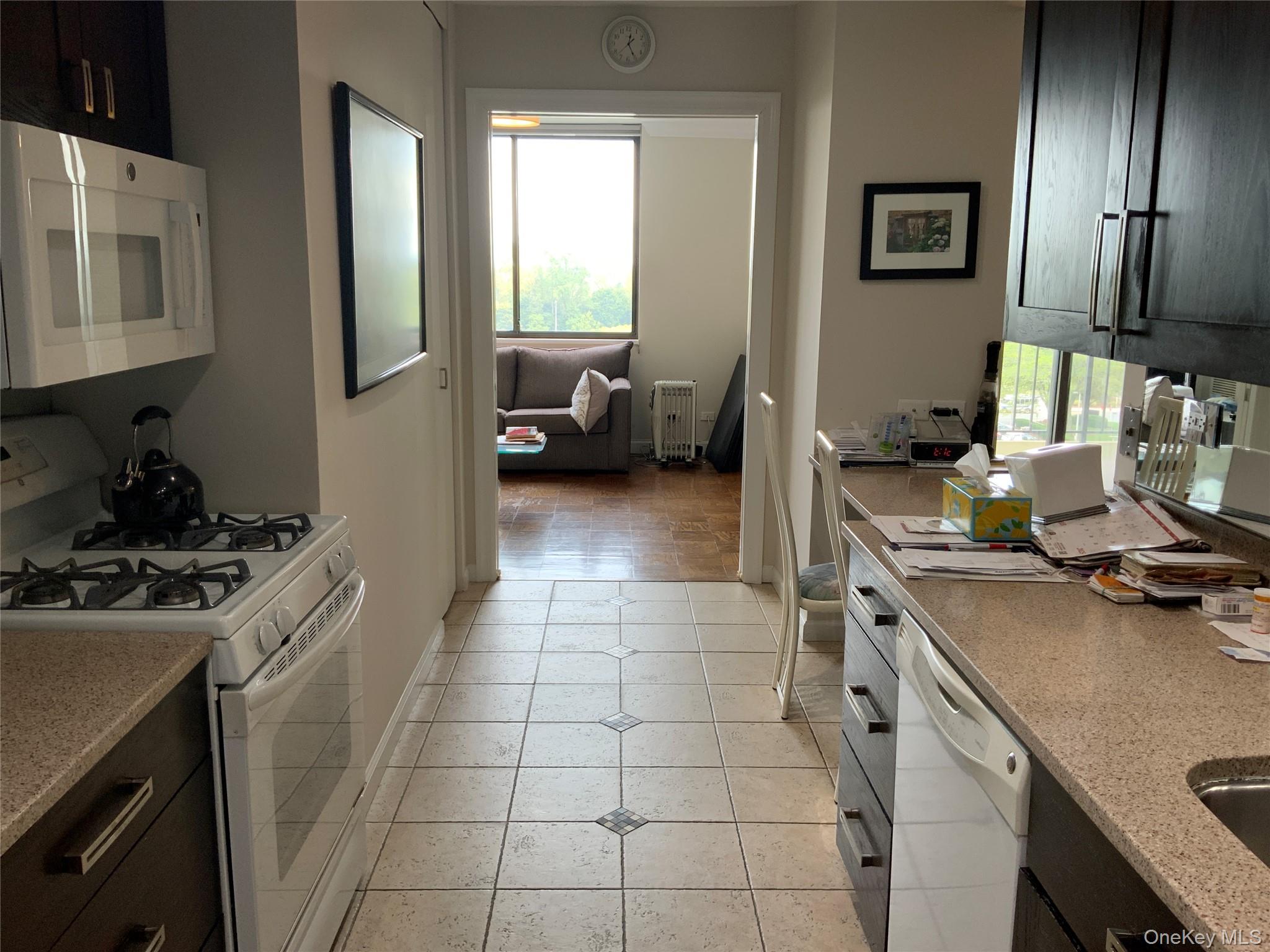 27010 Grand Central Parkway # 8H, Floral Park, NY 11005