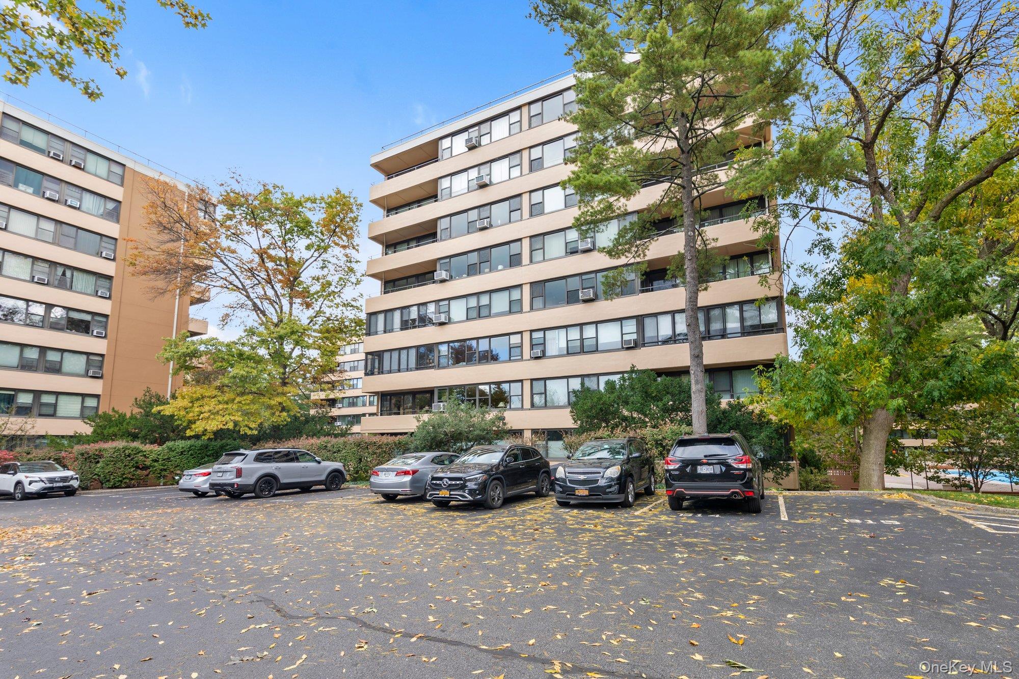 10-01 162 St # 4A, Beechhurst, NY 11357