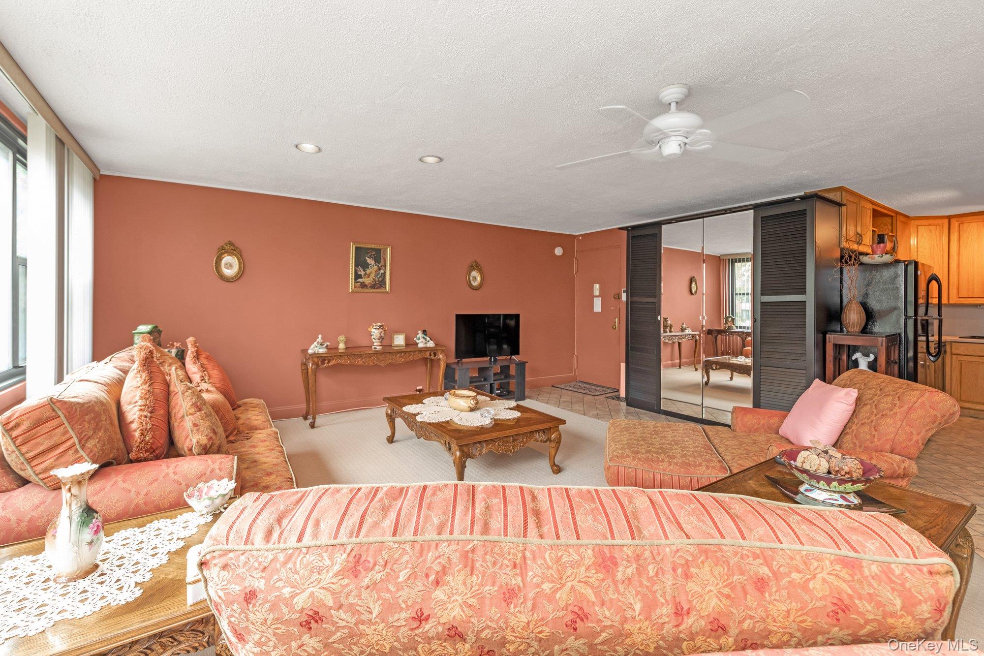 10-01 162 St # 4A, Beechhurst, NY 11357