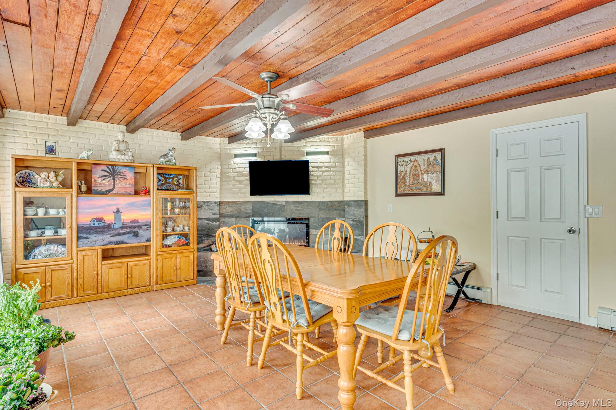 21 Francisco Avenue, Central Islip, NY 11722