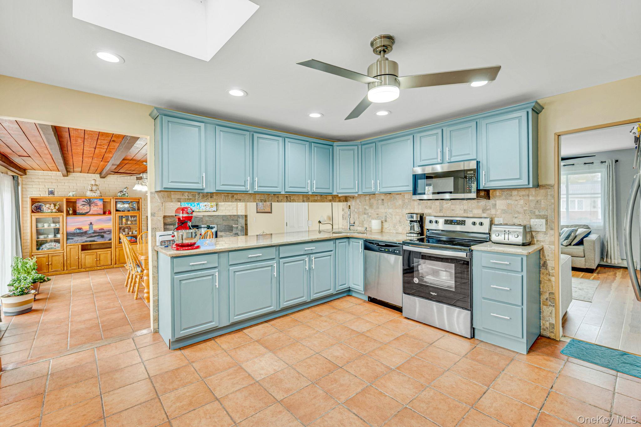 21 Francisco Avenue, Central Islip, NY 11722