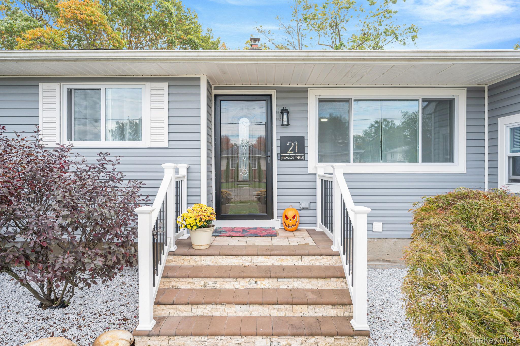 21 Francisco Avenue, Central Islip, NY 11722