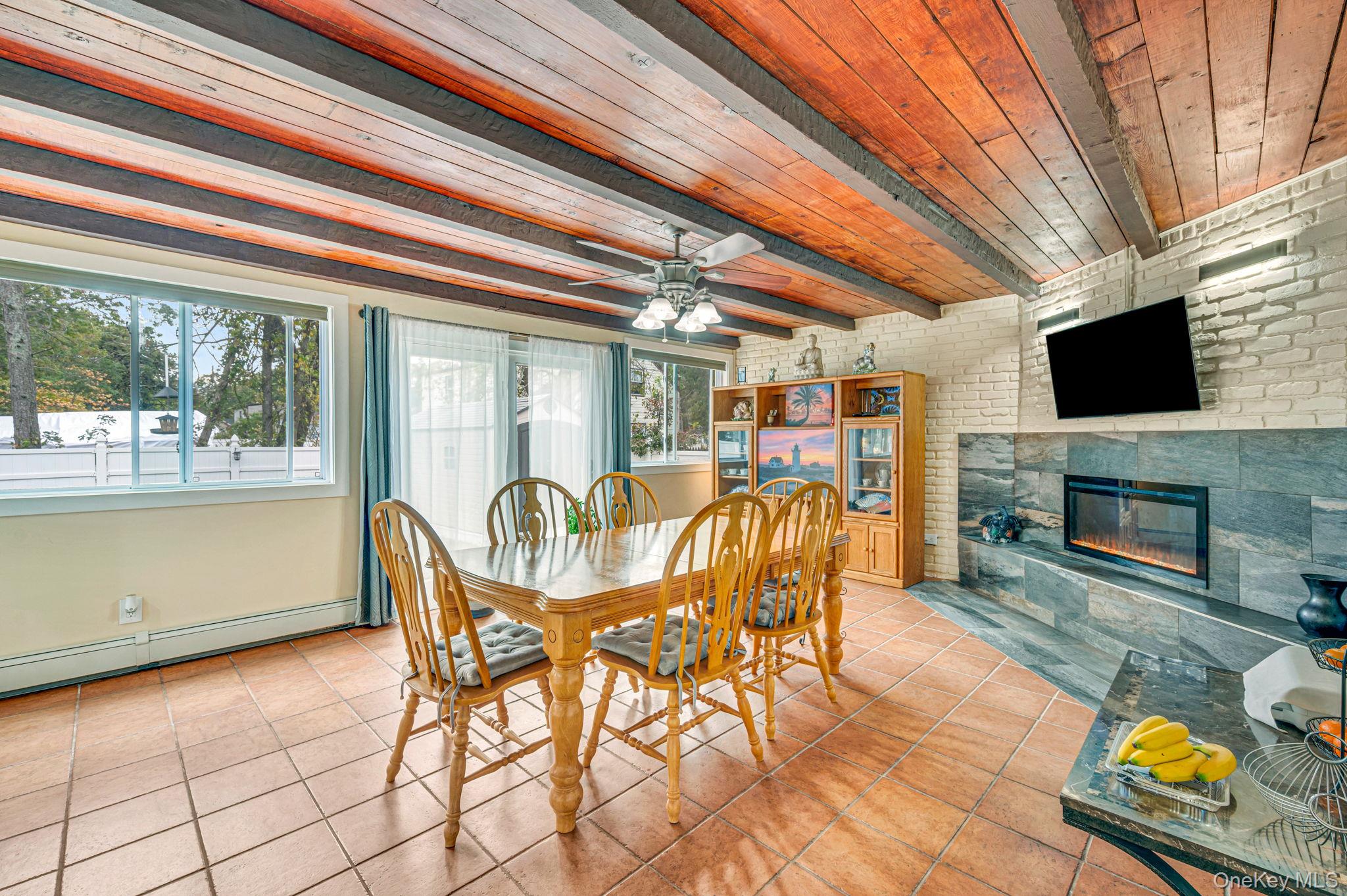 21 Francisco Avenue, Central Islip, NY 11722