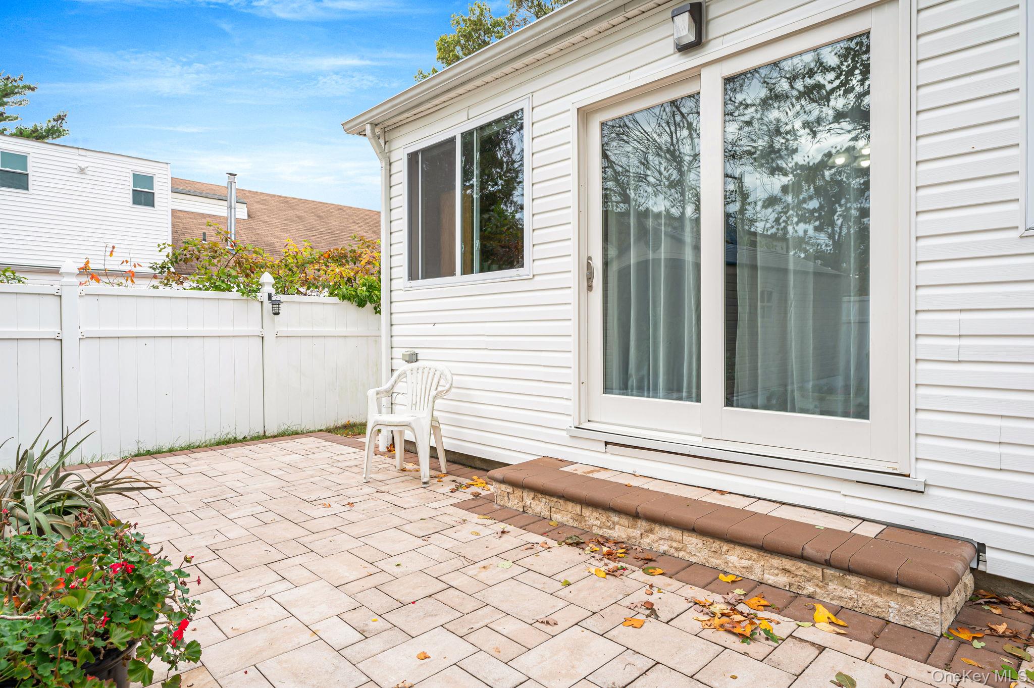 21 Francisco Avenue, Central Islip, NY 11722