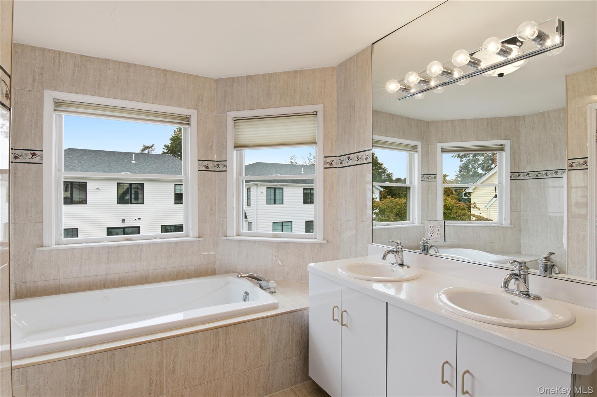 17 Highland Terrace, Manhasset, NY 11030