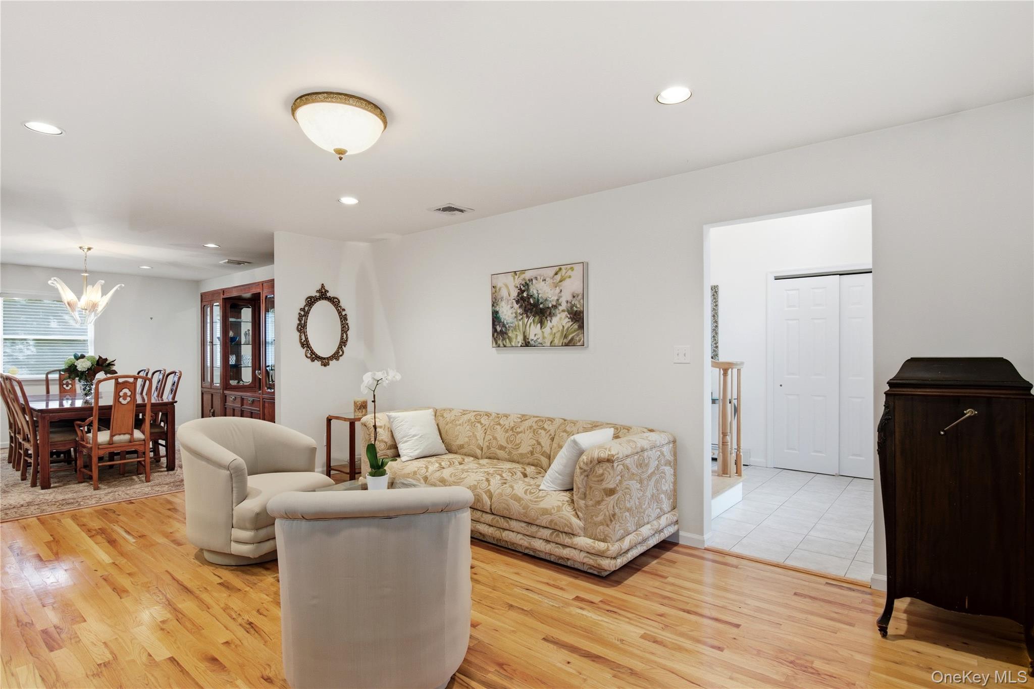 17 Highland Terrace, Manhasset, NY 11030