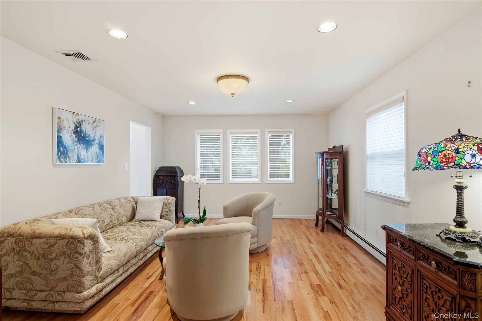 17 Highland Terrace, Manhasset, NY 11030