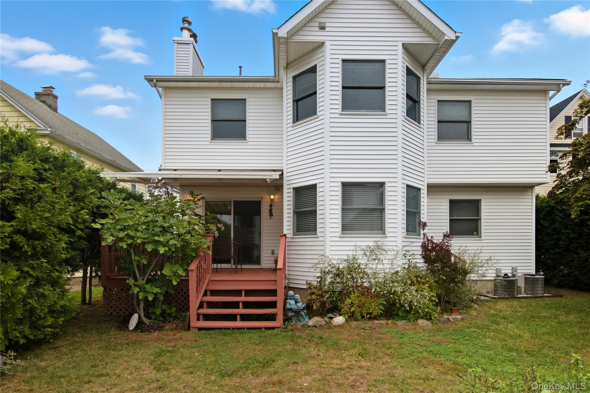 17 Highland Terrace, Manhasset, NY 11030