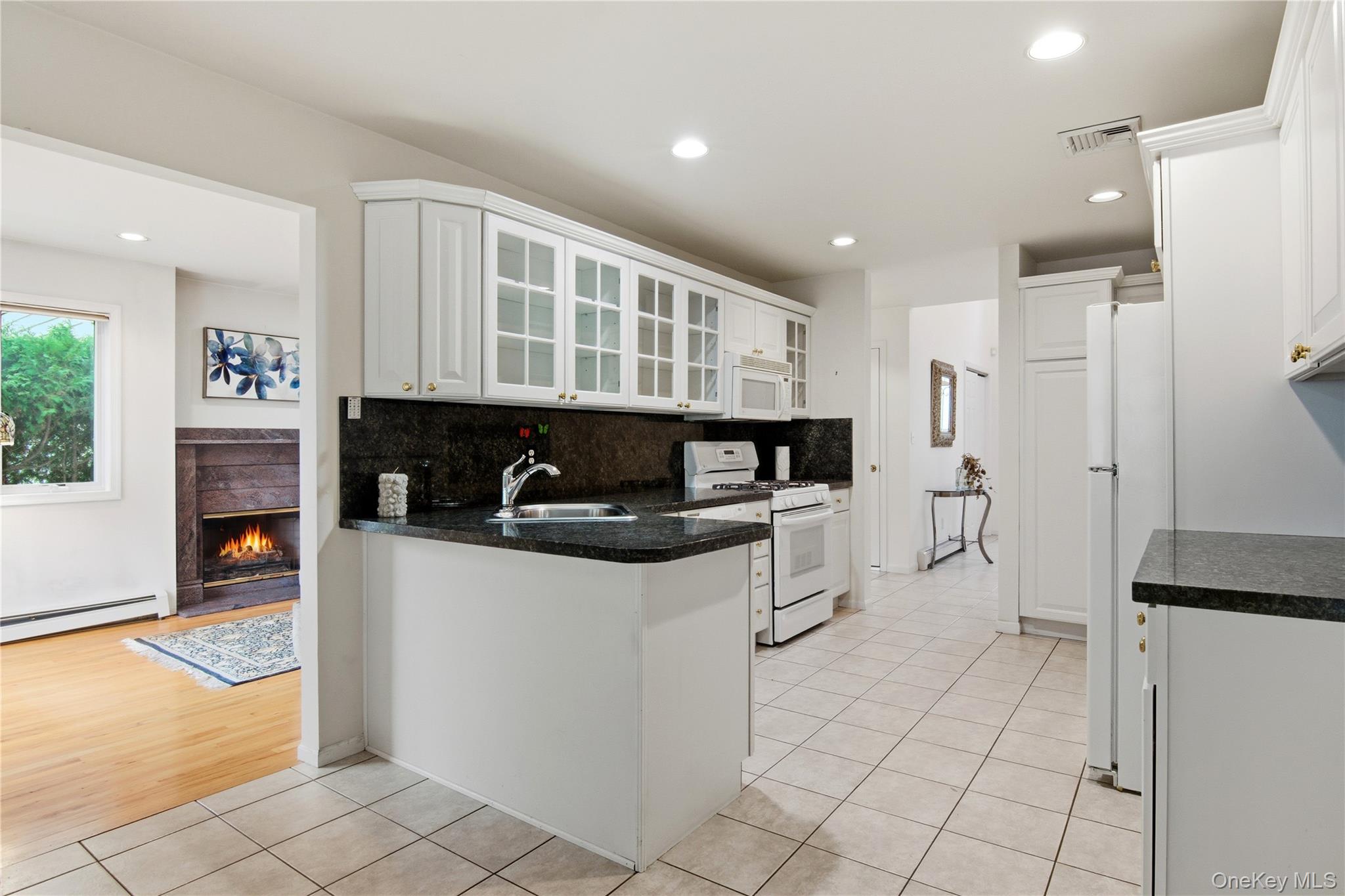 17 Highland Terrace, Manhasset, NY 11030