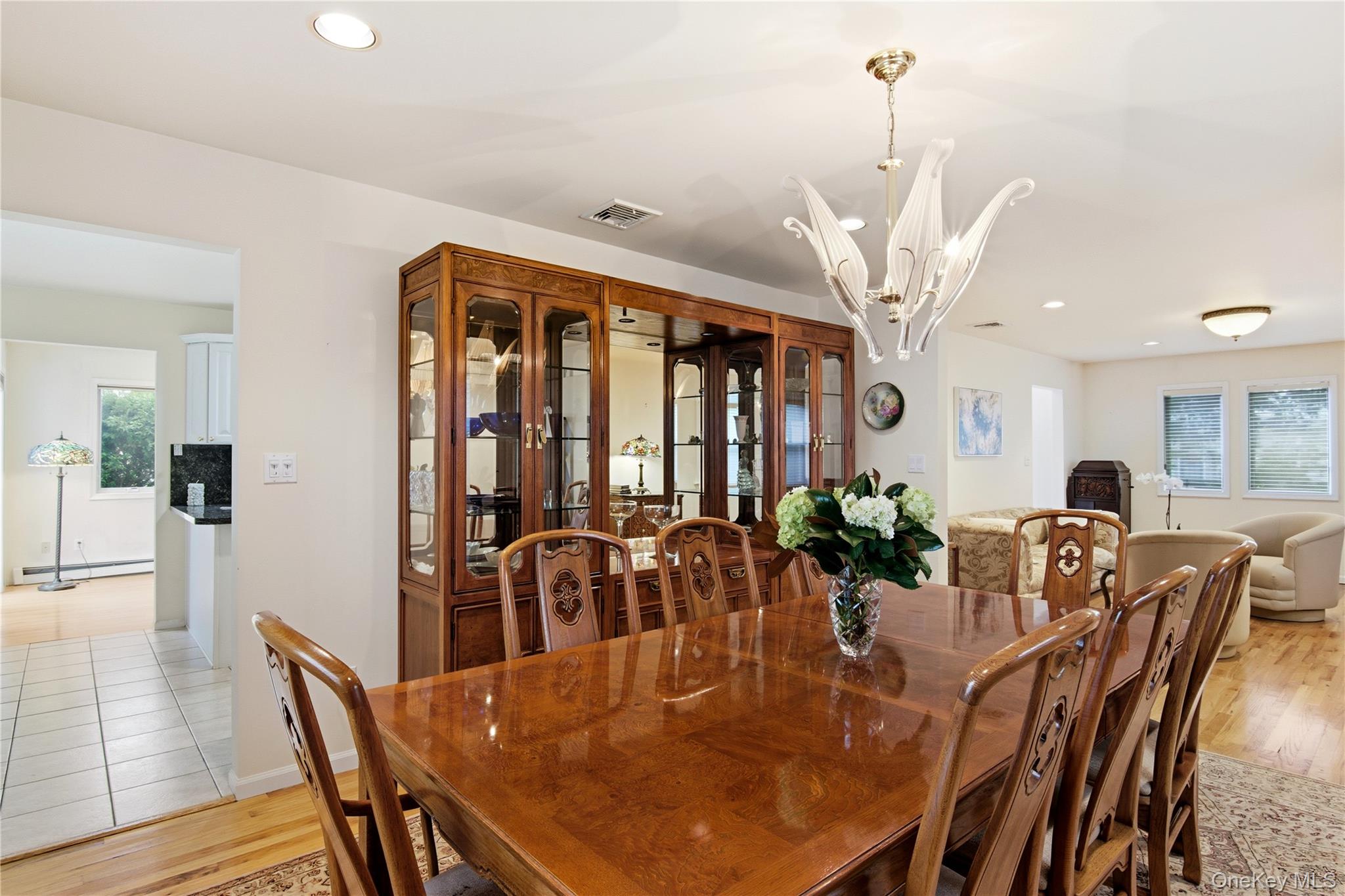 17 Highland Terrace, Manhasset, NY 11030