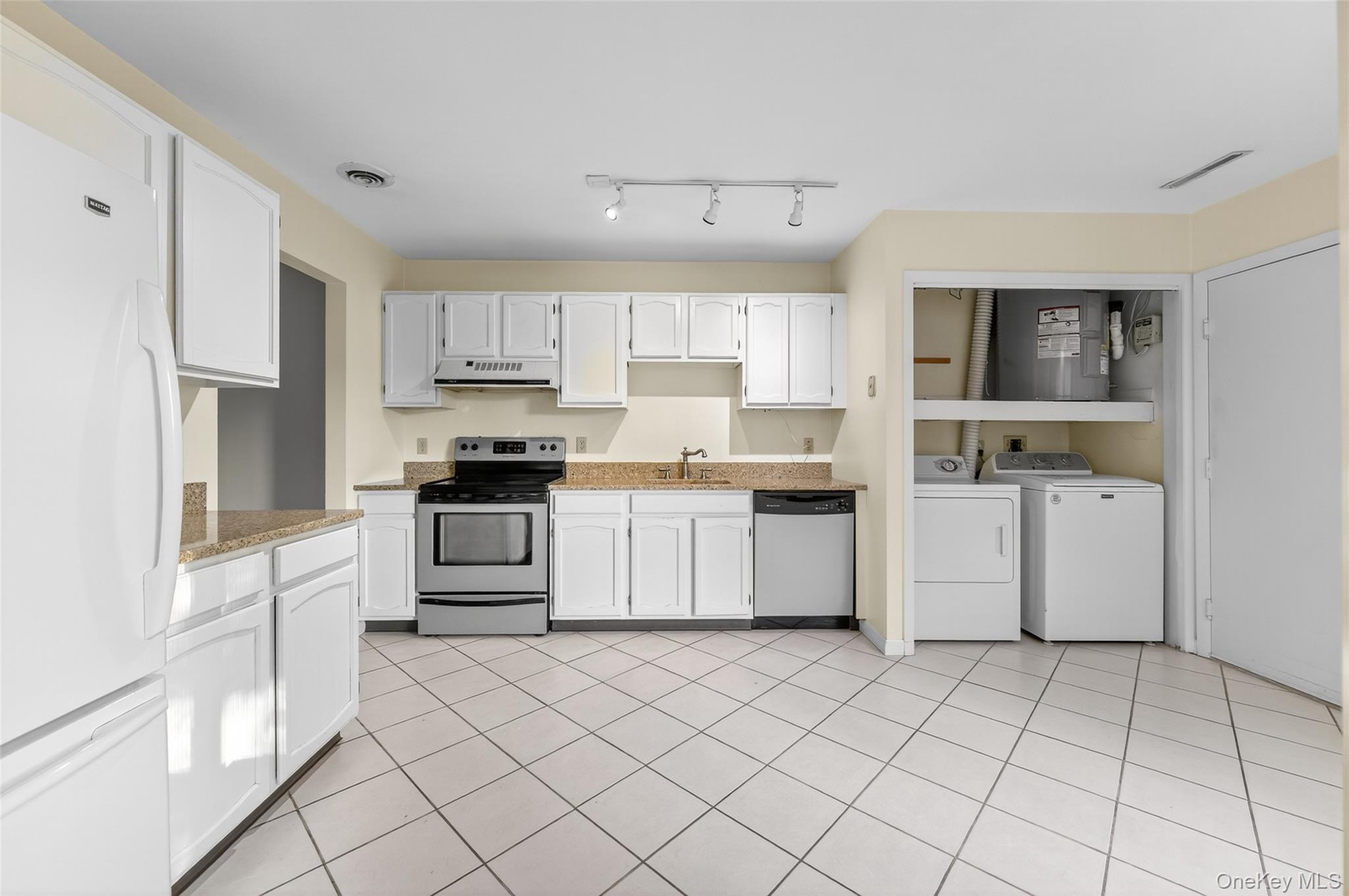 23 Pond Drive E, Rhinebeck, NY 12572