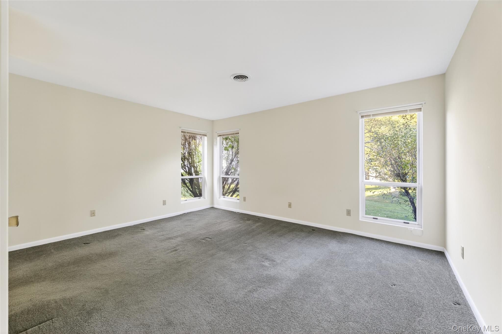 23 Pond Drive E, Rhinebeck, NY 12572