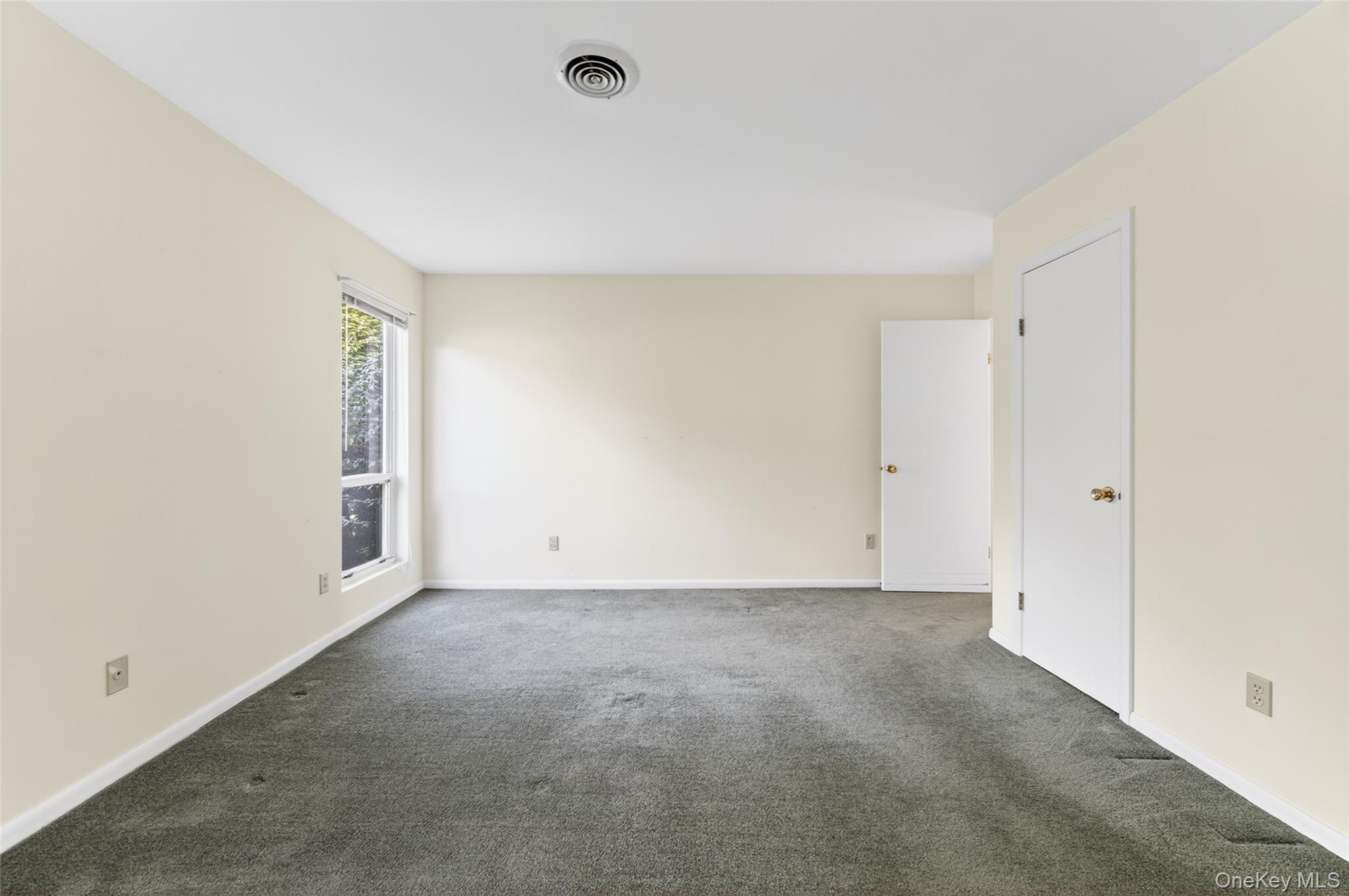 23 Pond Drive E, Rhinebeck, NY 12572