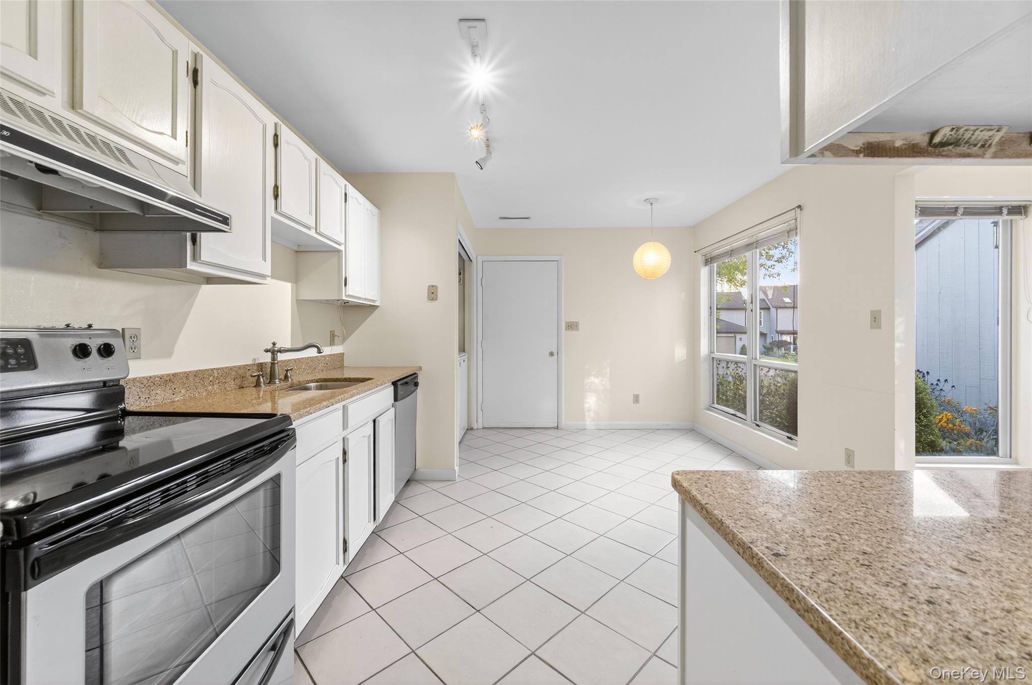 23 Pond Drive E, Rhinebeck, NY 12572