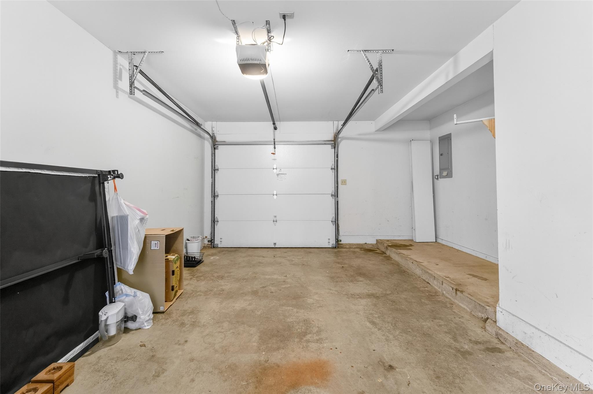 23 Pond Drive E, Rhinebeck, NY 12572