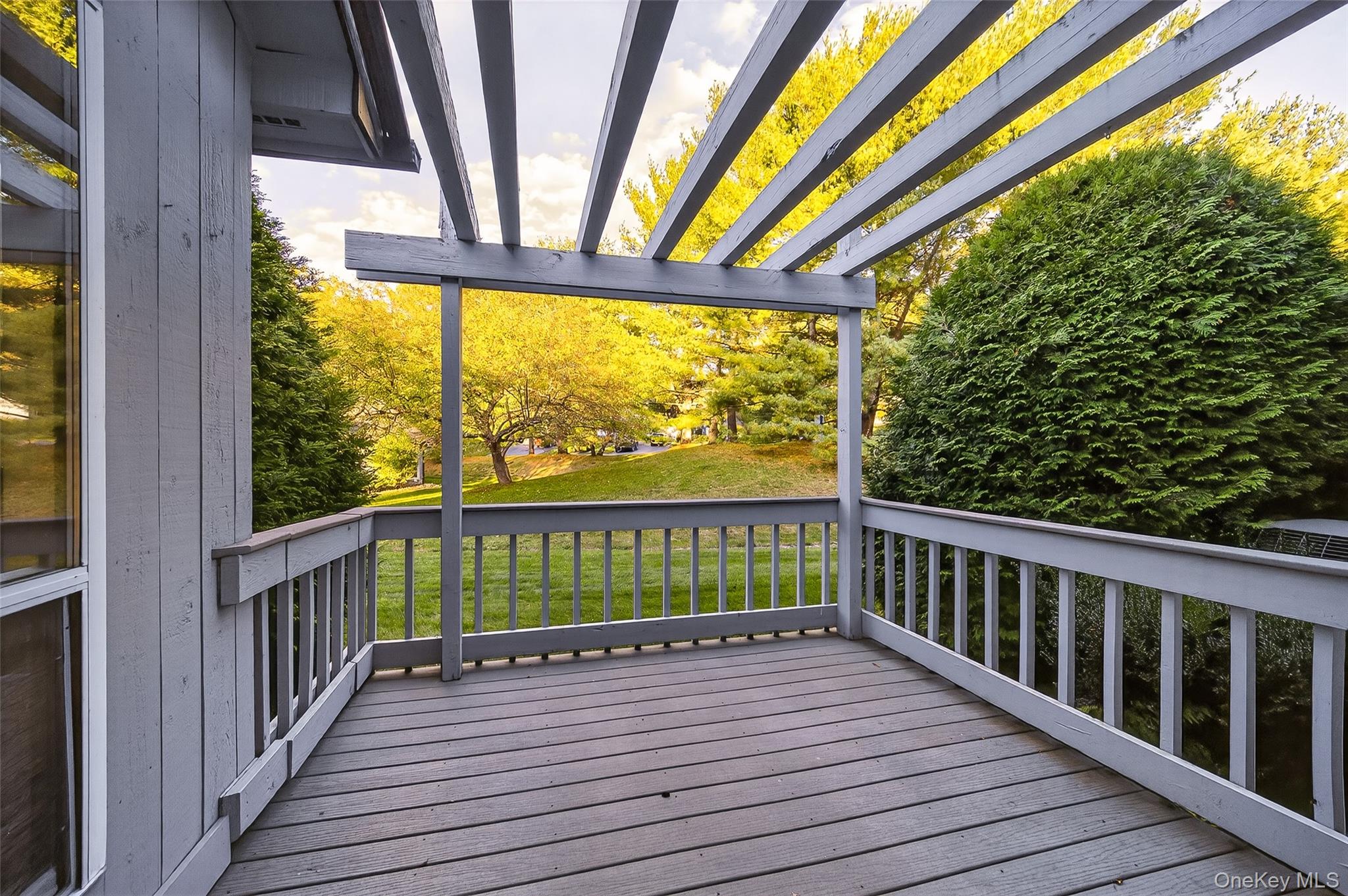 23 Pond Drive E, Rhinebeck, NY 12572