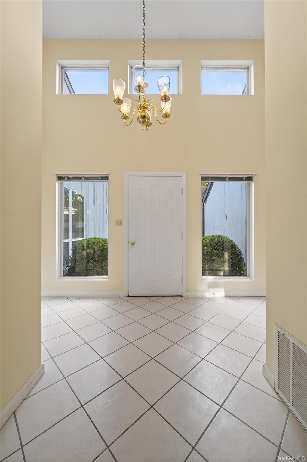 23 Pond Drive E, Rhinebeck, NY 12572