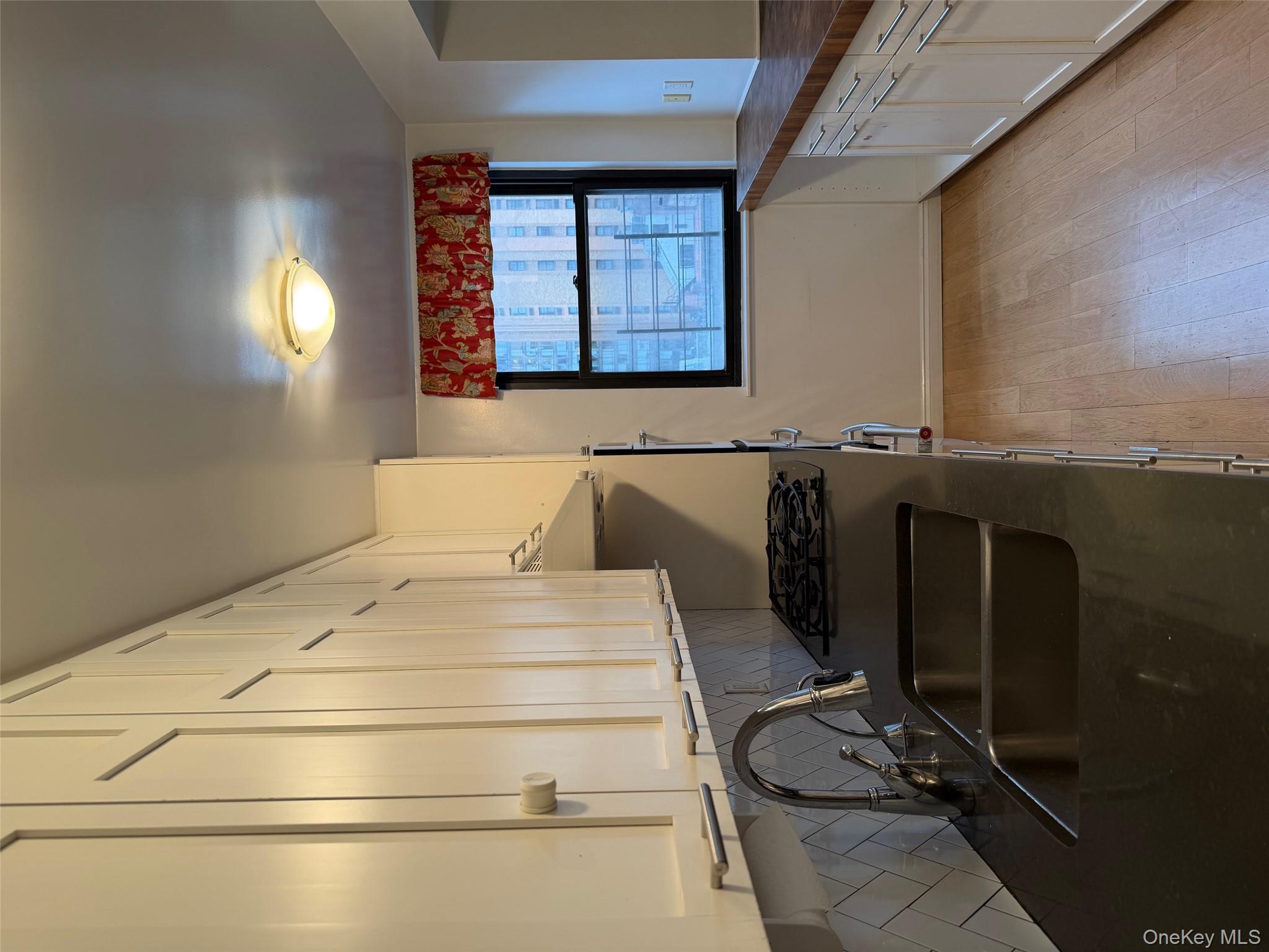 420 E 51st Street # 8DE, New York (Manhattan), NY 10022