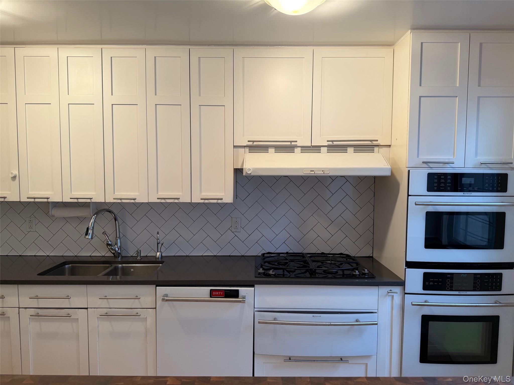 420 E 51st Street # 8DE, New York (Manhattan), NY 10022