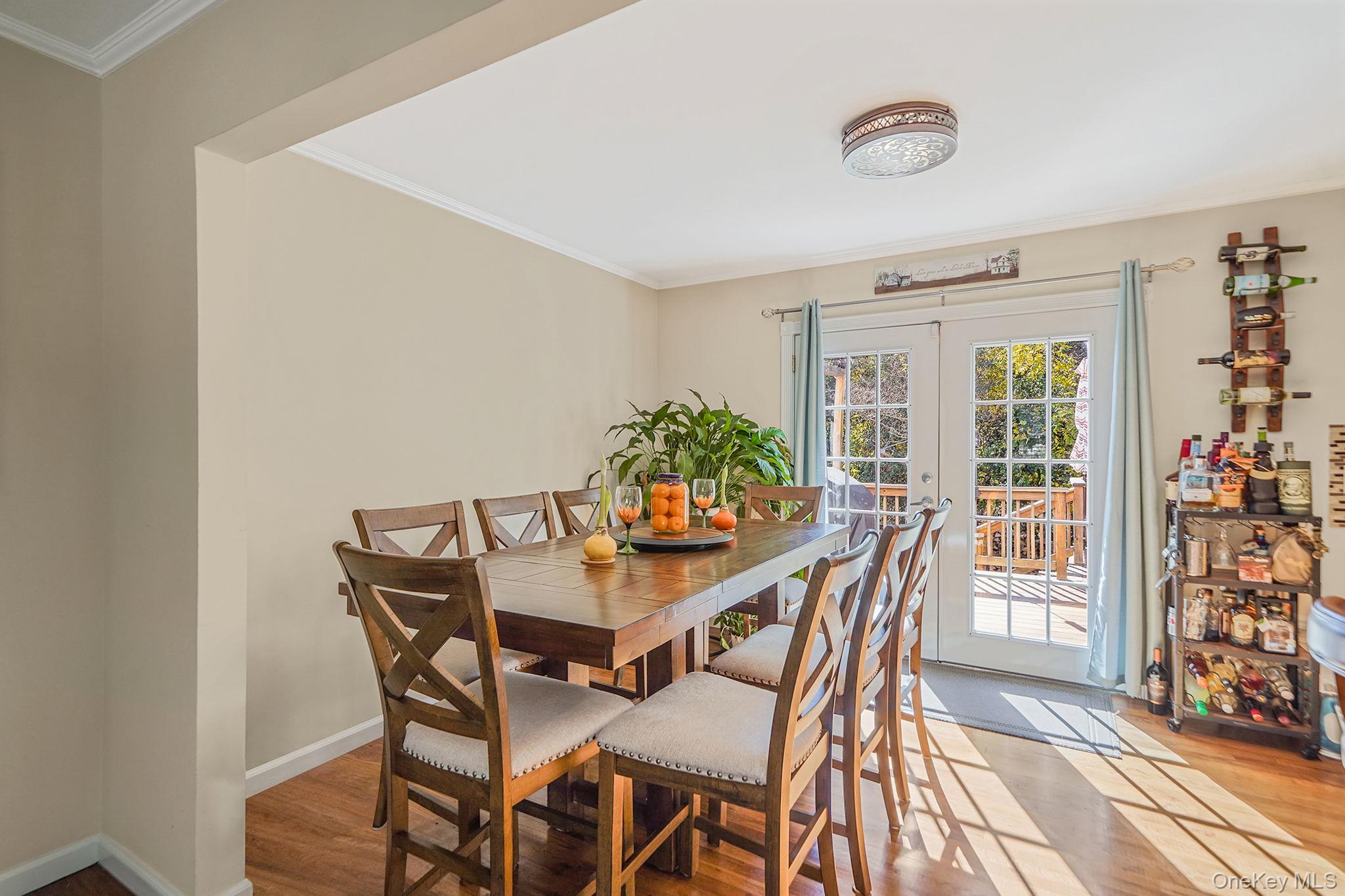 22 5th Avenue, Smithtown, NY 11787